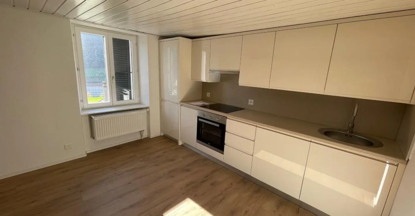 A louer: appartement 2.5 pièces - Rue du Midi 34, St-Imier - Foto 3 von 6