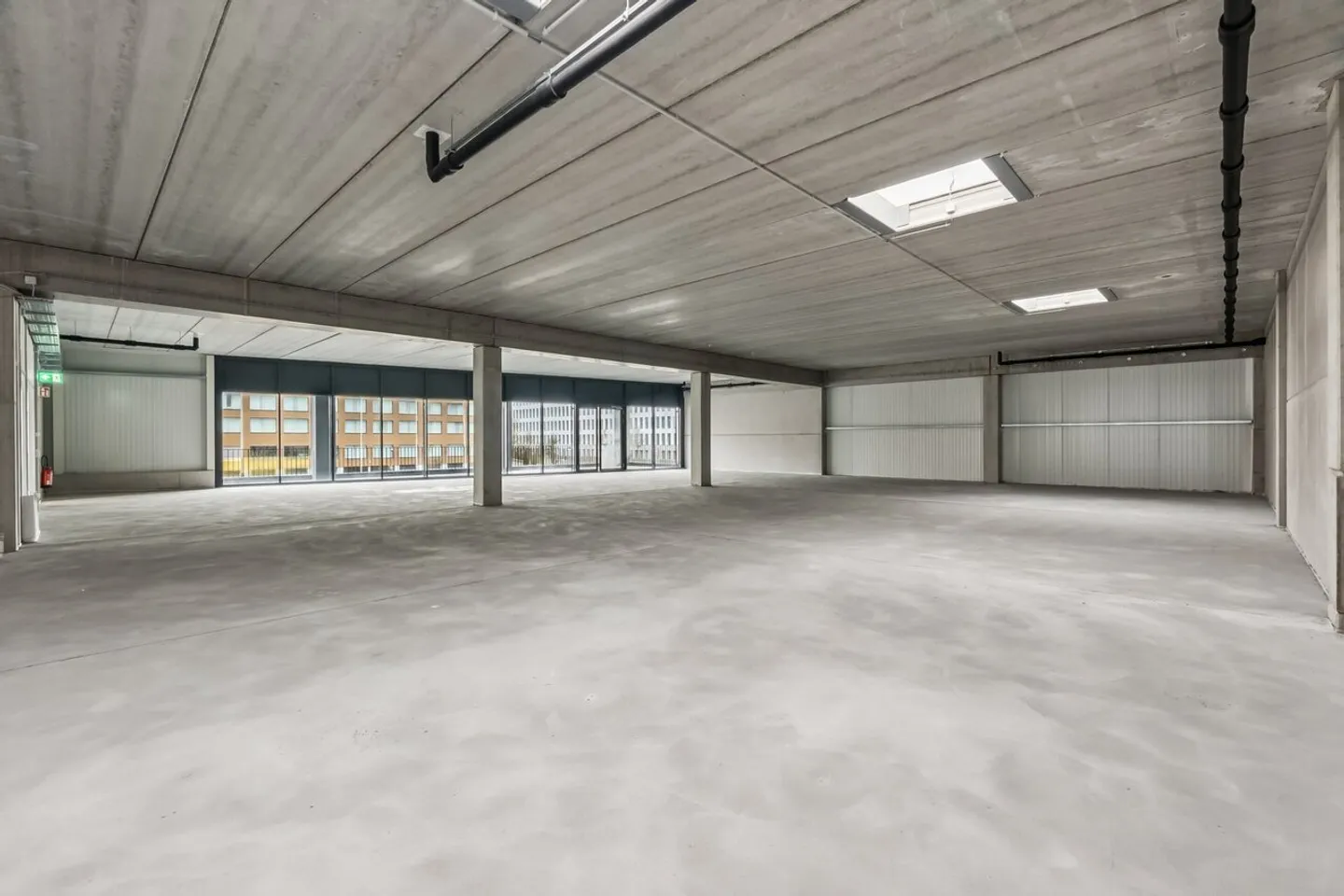 Versatile Office Space with Terrace - Photo 4 of 9