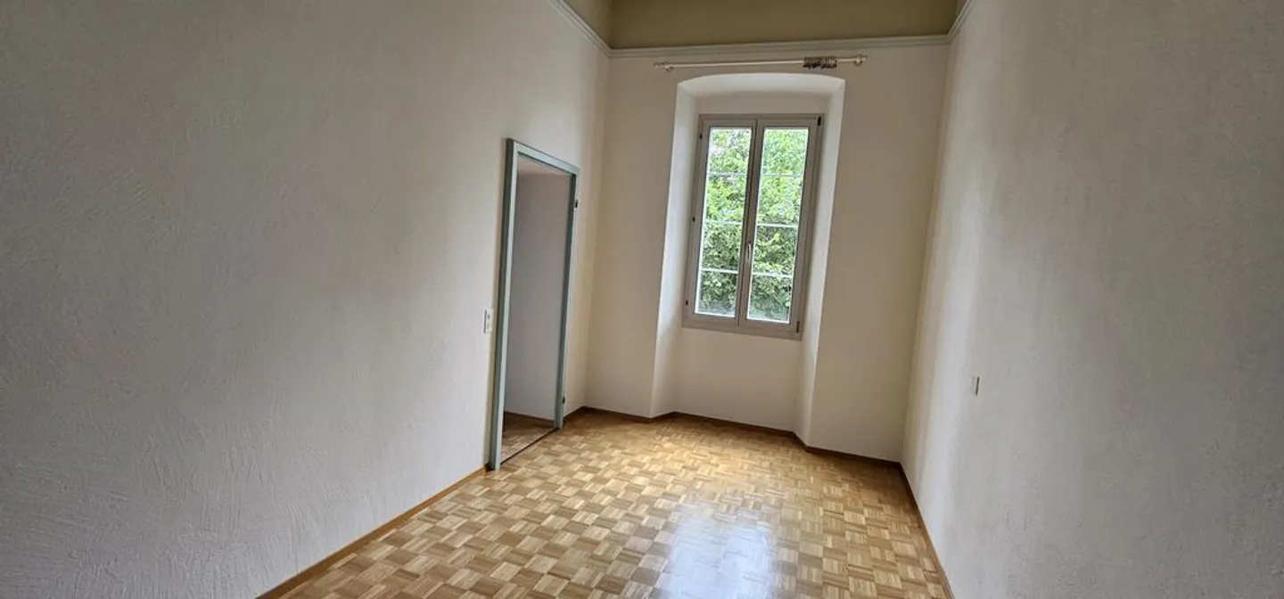 Wohnung mit 4,5 Zimmern und einer wunderschönen Aussicht - Foto 8 von 9