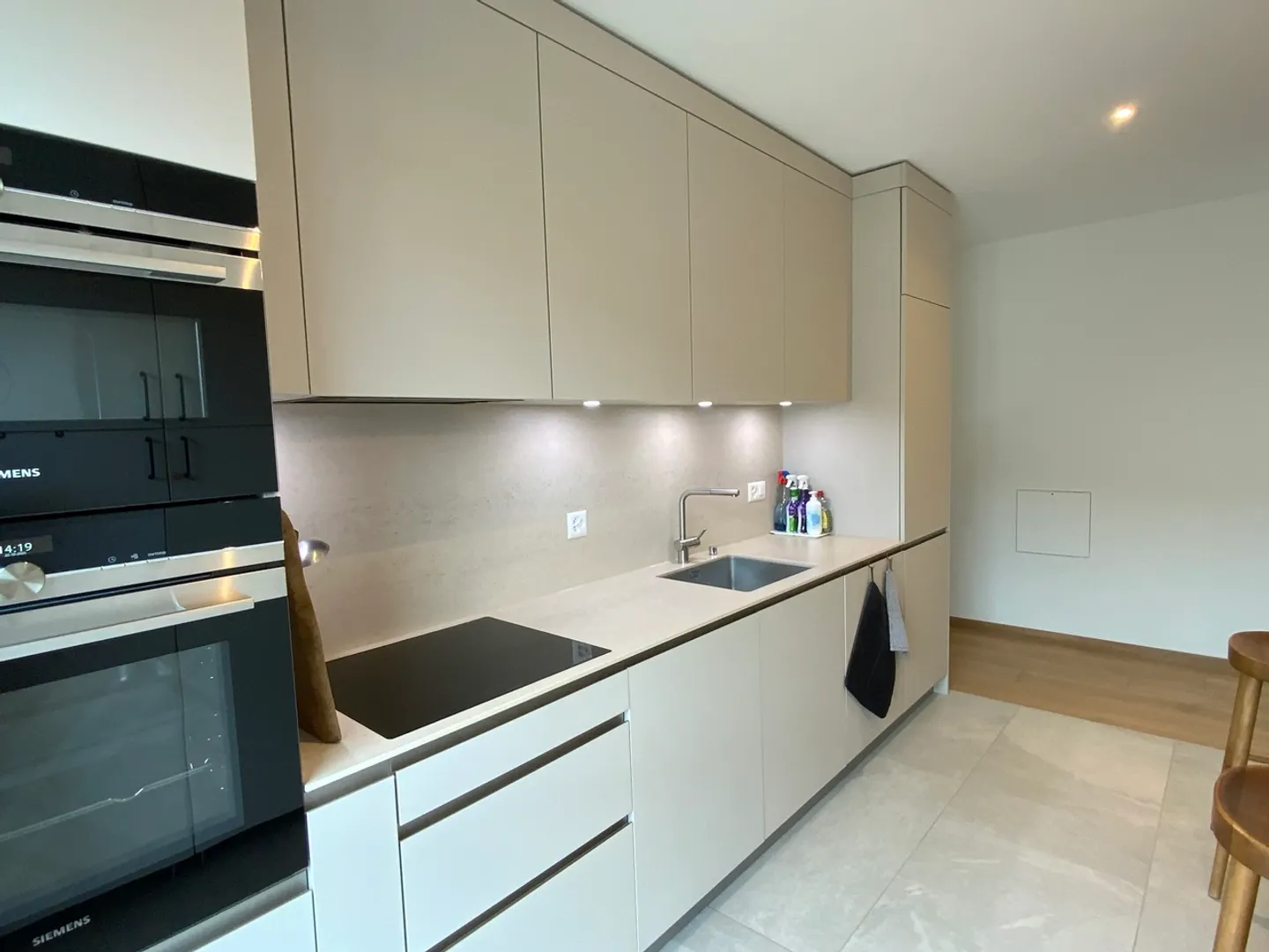 Möblierte 5-Zimmer-Wohnung, 116 m² mit Balkon – Nähe der Nationen - Foto 4 von 9