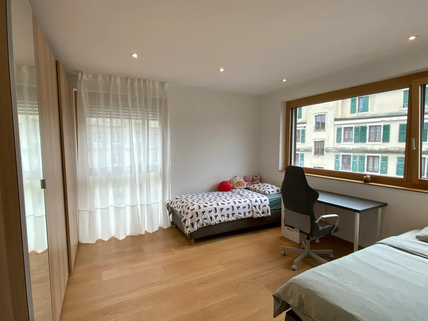 Möblierte 5-Zimmer-Wohnung, 116 m² mit Balkon – Nähe der Nationen - Foto 7 von 9