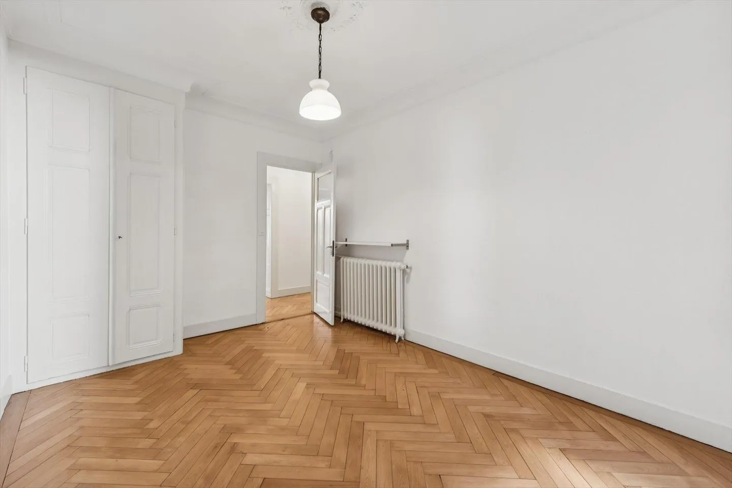 Bellissimo appartamento di 5,5 stanze in posizione tranquilla con terrazza nel centro di Ginevra - Foto 11 di 13