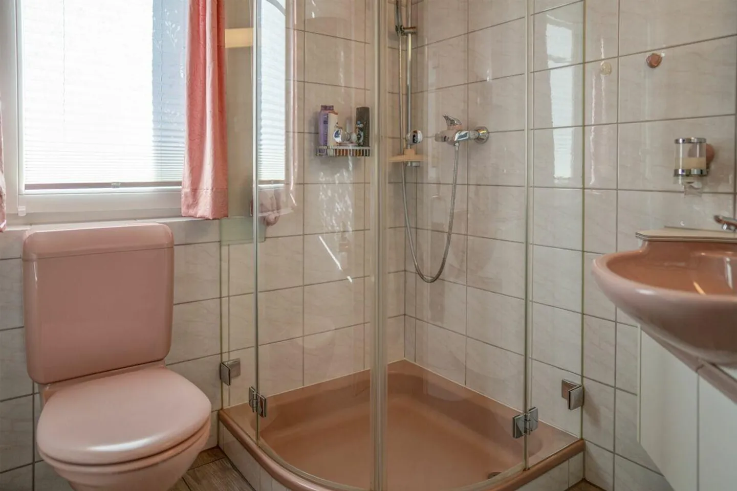 Cozy 4.5 Room Apartment in Hinwil - Photo 11 of 14