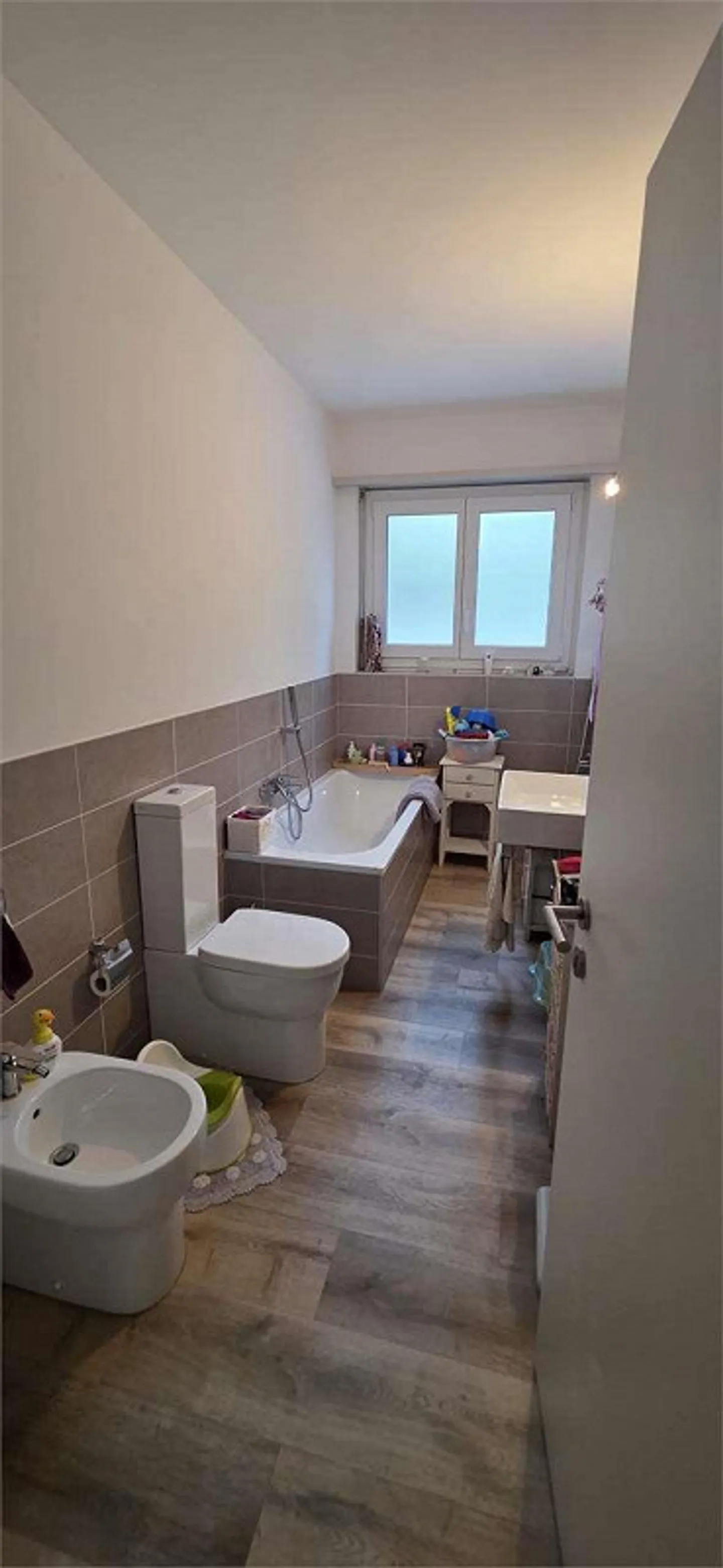 Bright 4.5-Room Apartment with Terrace - Castel San Pietro - Photo 5 of 9