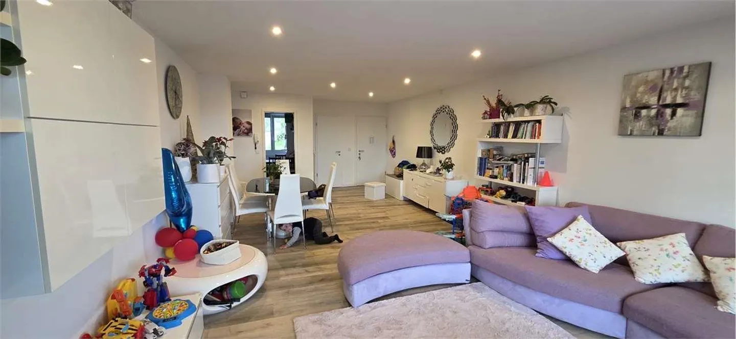 Bright 4.5-Room Apartment with Terrace - Castel San Pietro - Photo 1 of 9