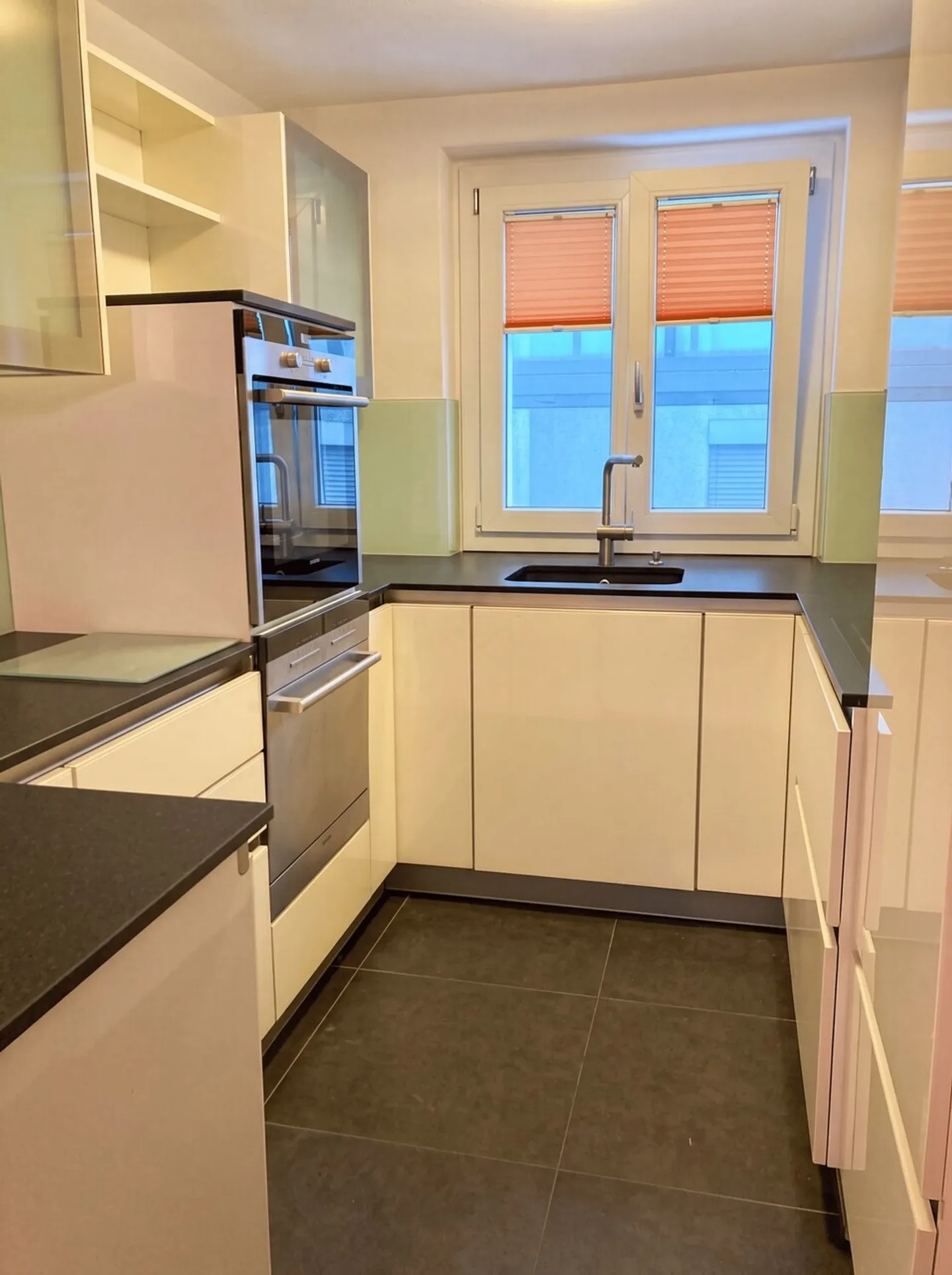 Appartamento accogliente di 4,5 stanze - Foto 2 di 6