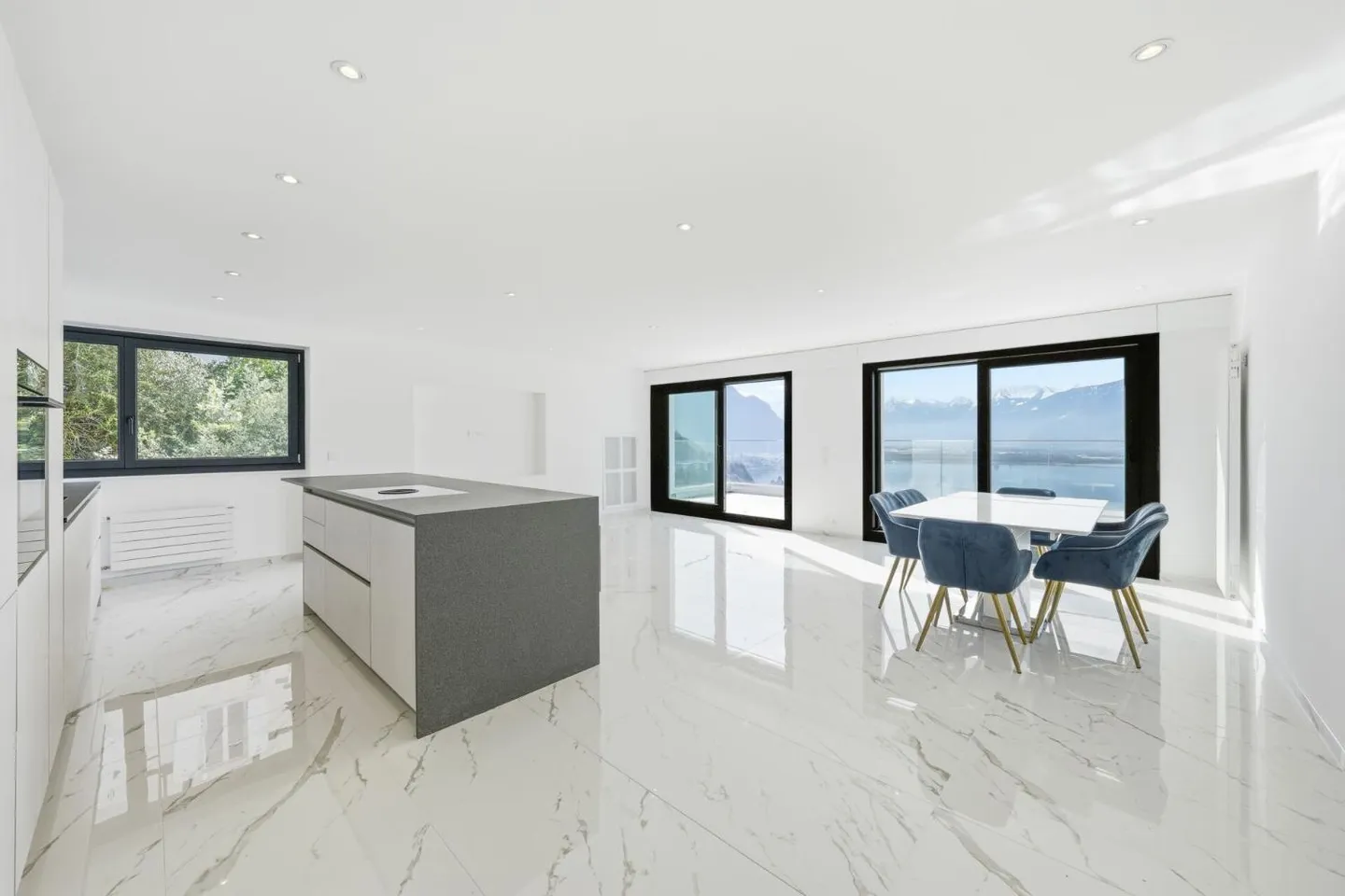 Appartement d'exception avec terrasse - Photo 2 sur 11