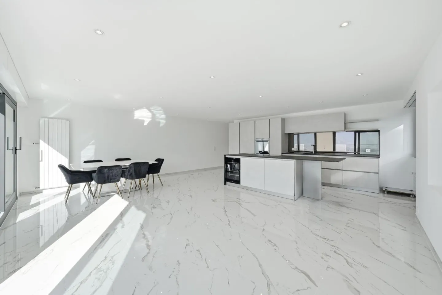 Appartement d'exception avec terrasse - Photo 3 sur 11