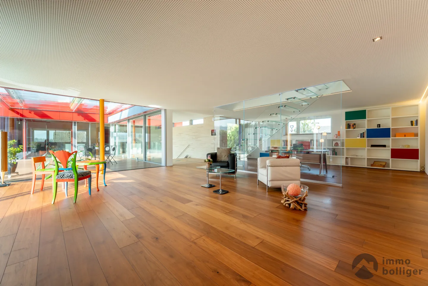 Aussergewöhnliches Einfamilienhaus - Foto 2 von 17