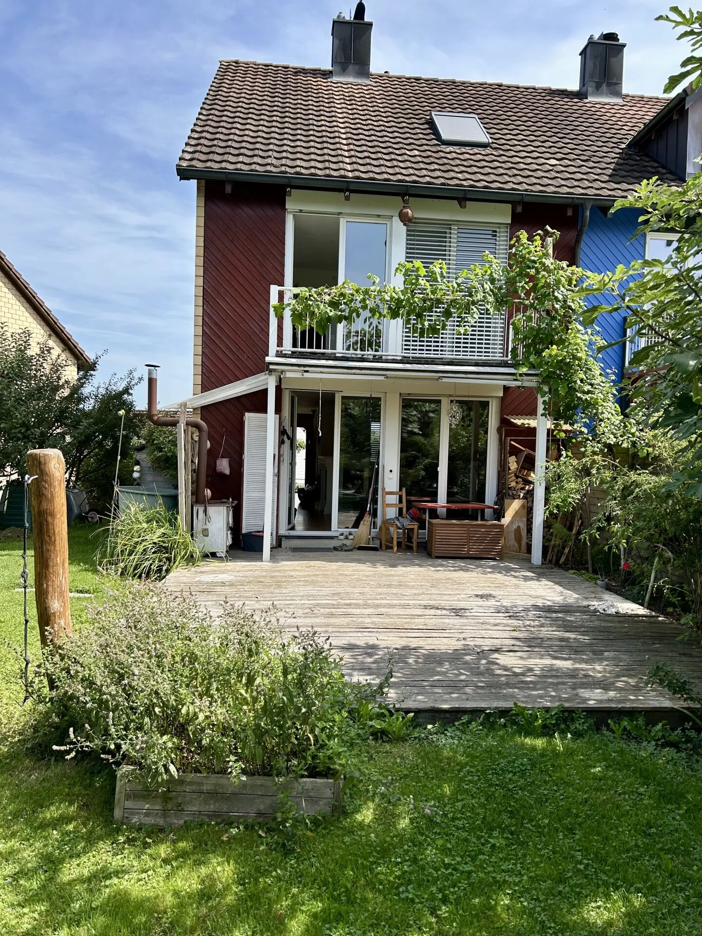 Maison de coin en rangée avec grand jardin, dans un emplacement sud dégagé - Photo 2 sur 12