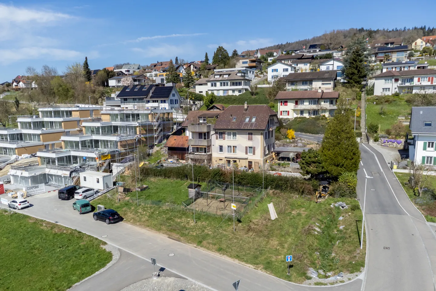 Modern Apartment with Garden - Photo 10 of 11