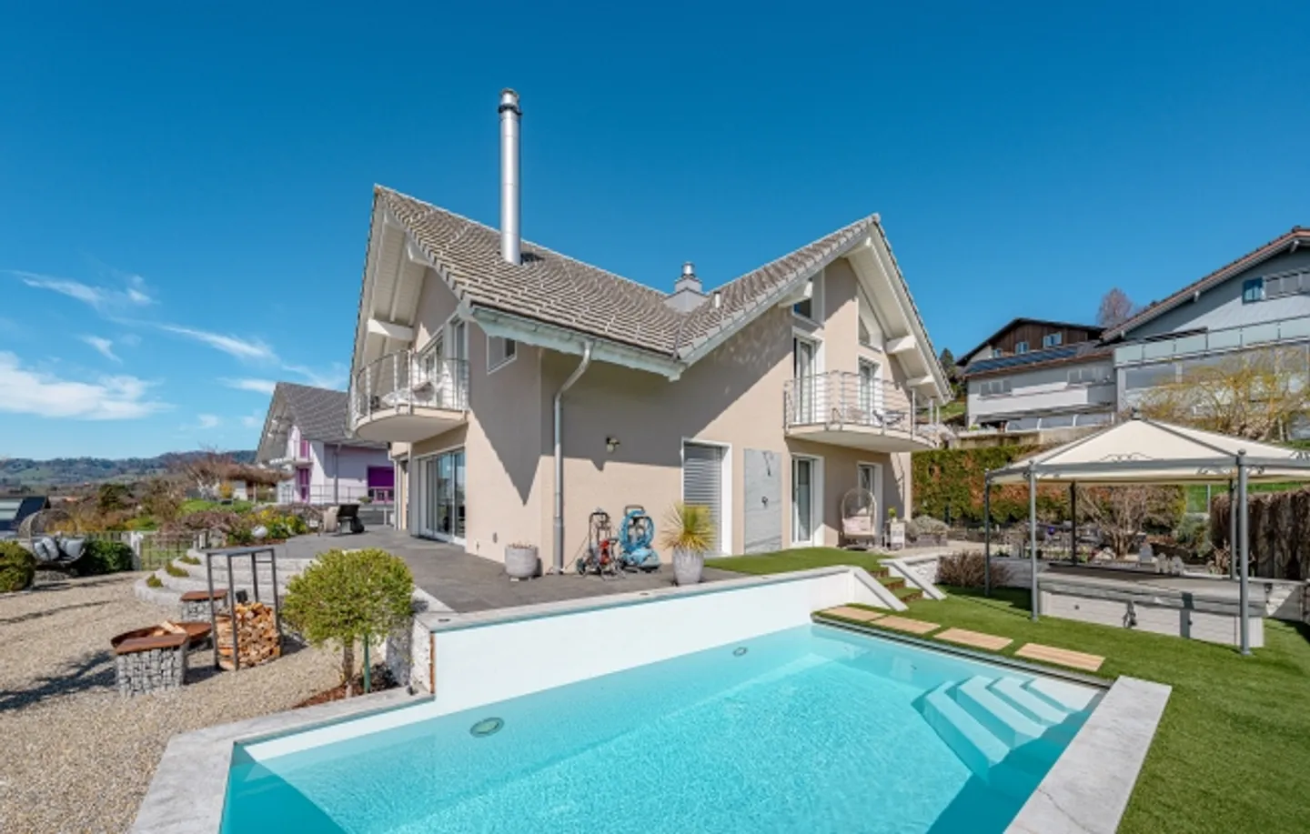 Villa imponente con vista sul lago e sulle Alpi - Foto 1 di 8