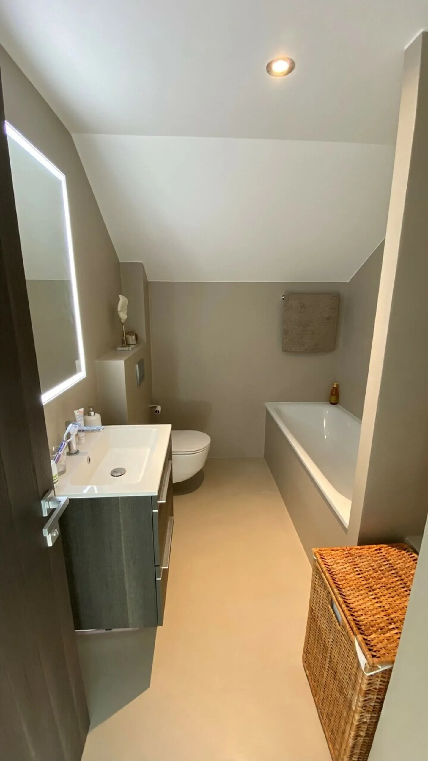 Schönes 2,5-Zimmer-Dachapartment - Foto 7 von 7