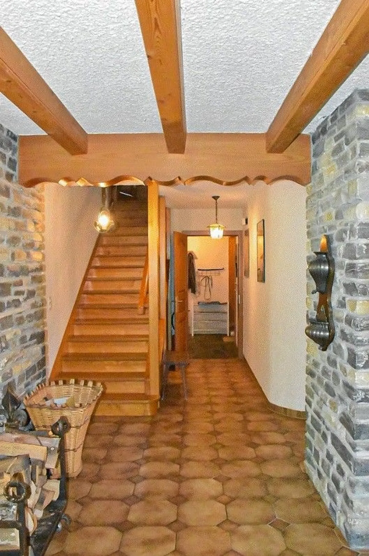 Chalet ingrandito con terrazza di 9,5 stanze a La Tzoumaz - Foto 5 di 10