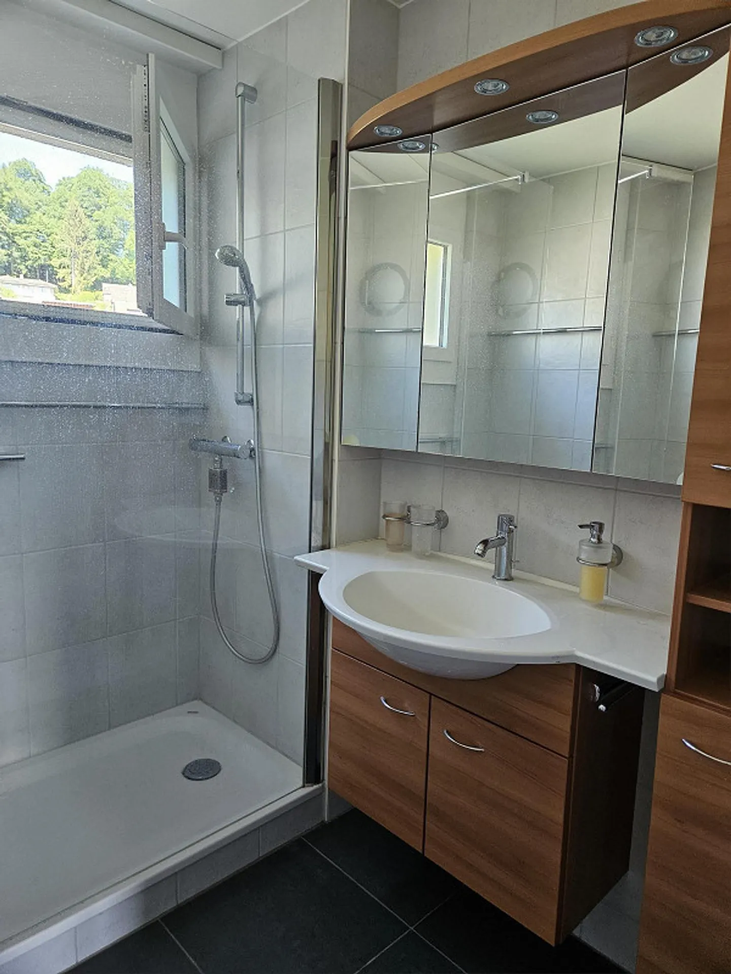 Living with a View – Attractive 4.5-Room Apartment in Hinterkappelen - Photo 7 of 20