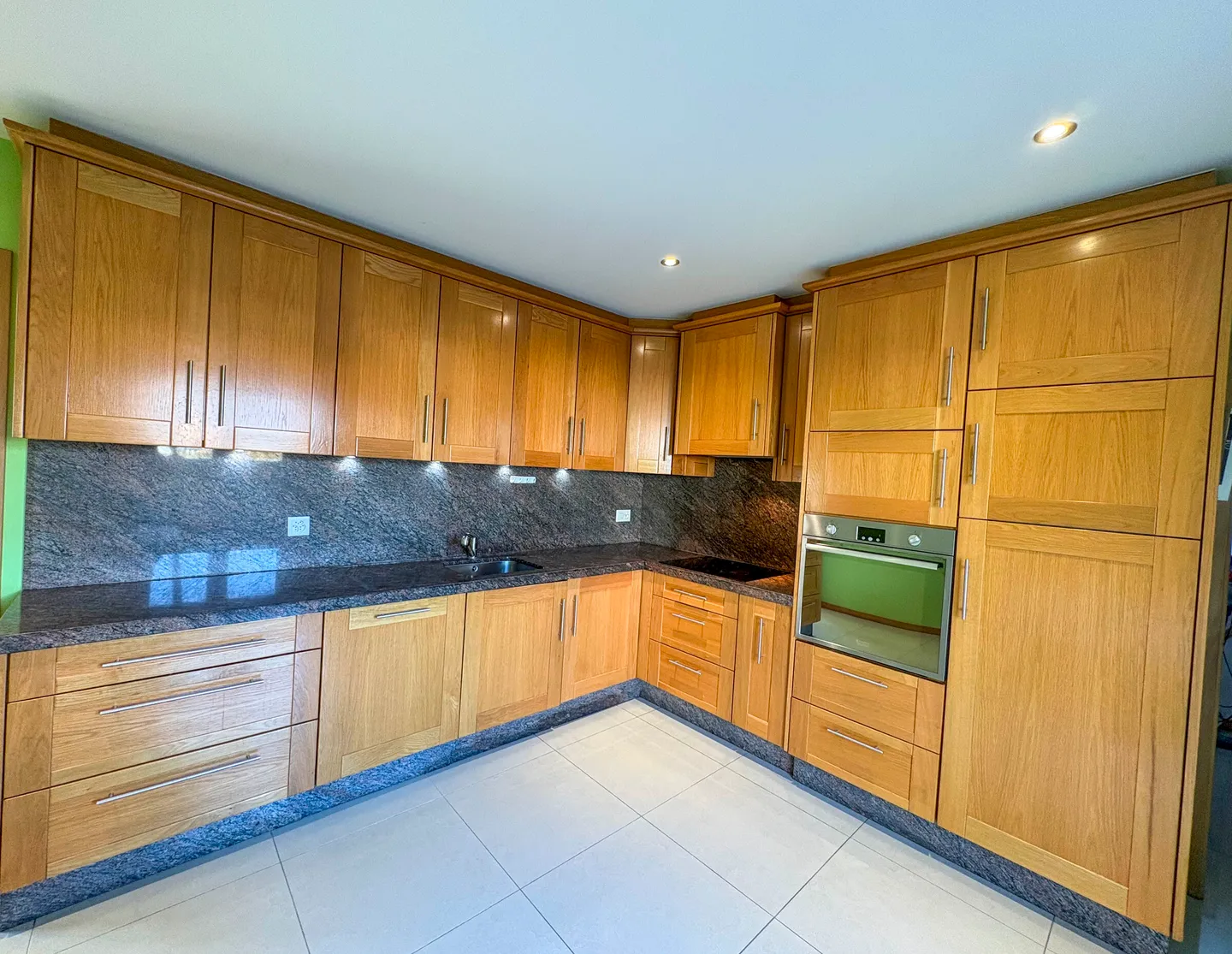 Ardon - Geräumige Villa mit 4 Einheiten, ideal für Familie oder Investor - Foto 9 von 13