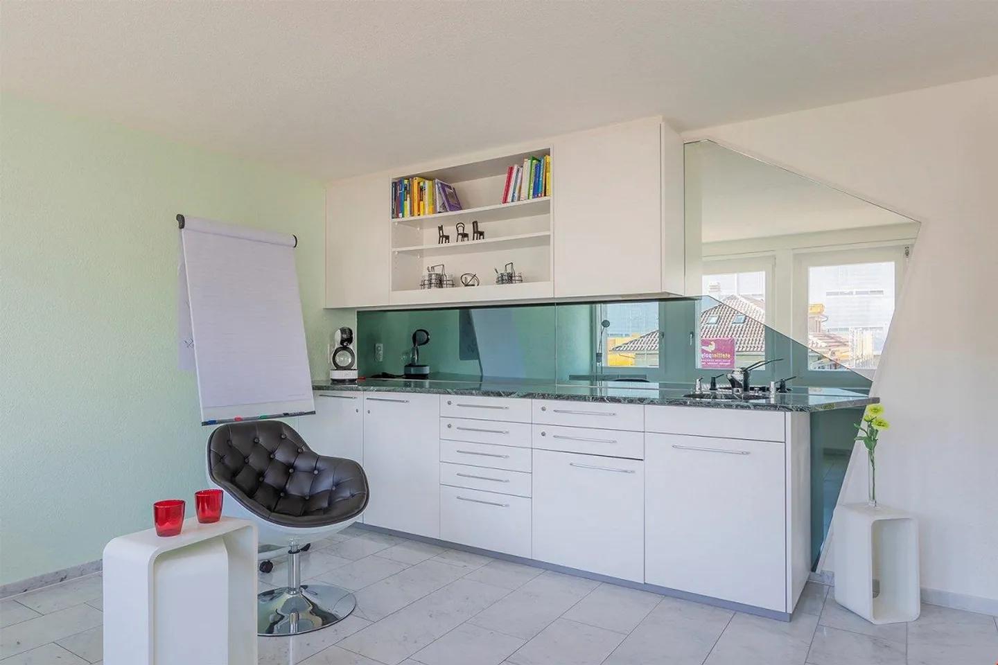 Exclusive commercial space in a central location - Photo 10 of 13
