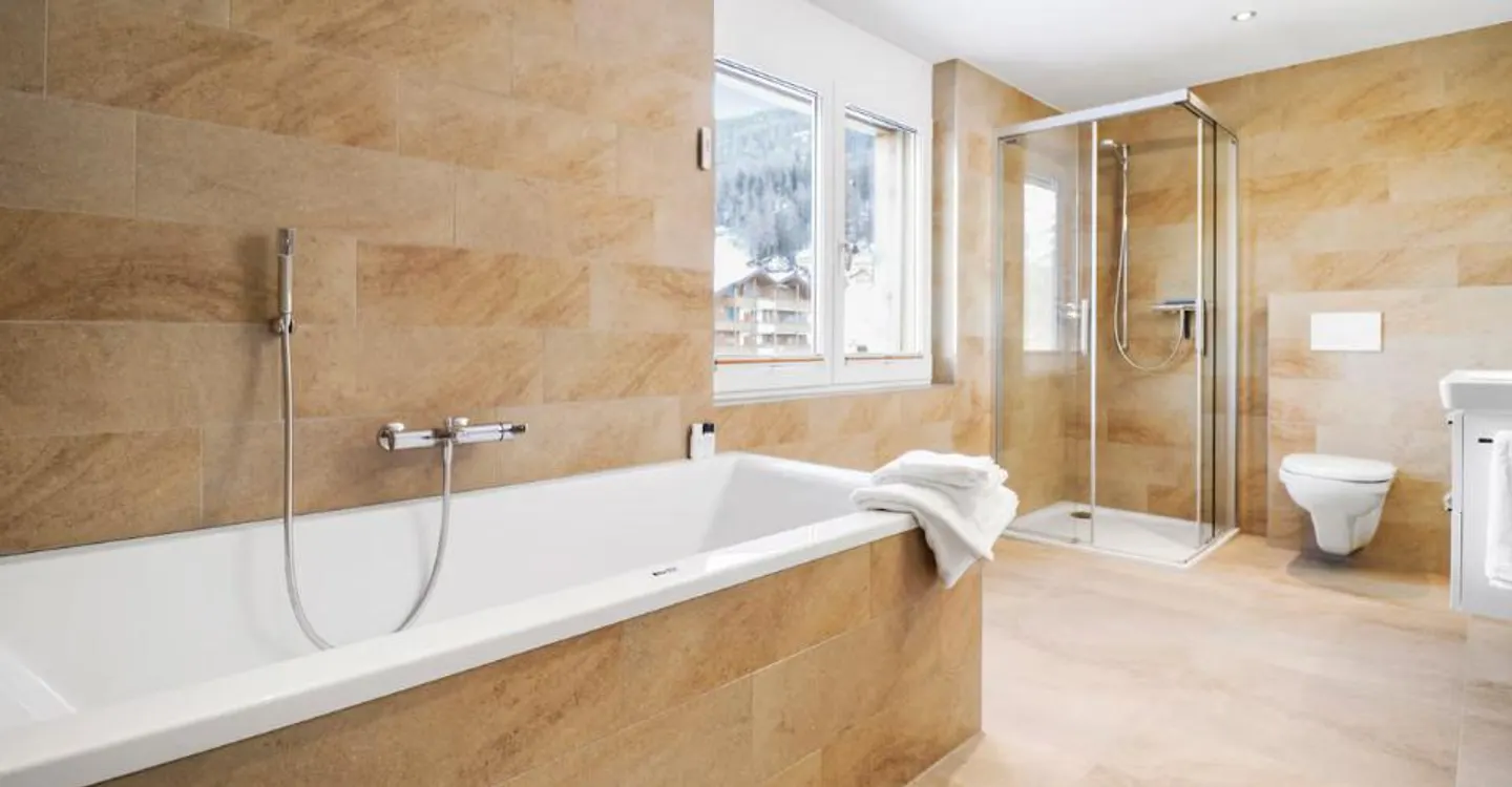 Attic apartment with 5.5 rooms in an exceptional location - Photo 12 of 13