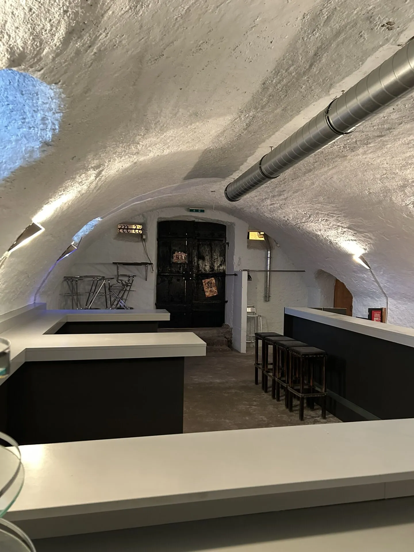 Vaulted cellar in historic ambiance - ideal as commercial space, storage, hobby workshop or stylish bar - Photo 2 of 13