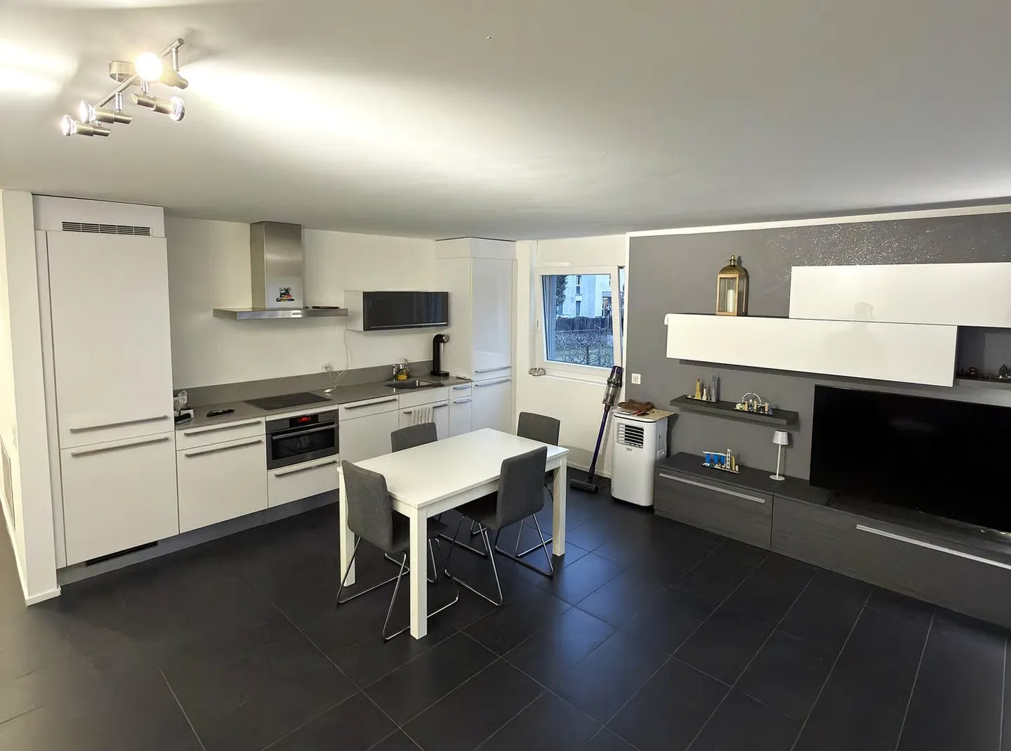 Appartamento di 2.5 locali in zona centrale a Giubiasco - Photo 9 sur 12
