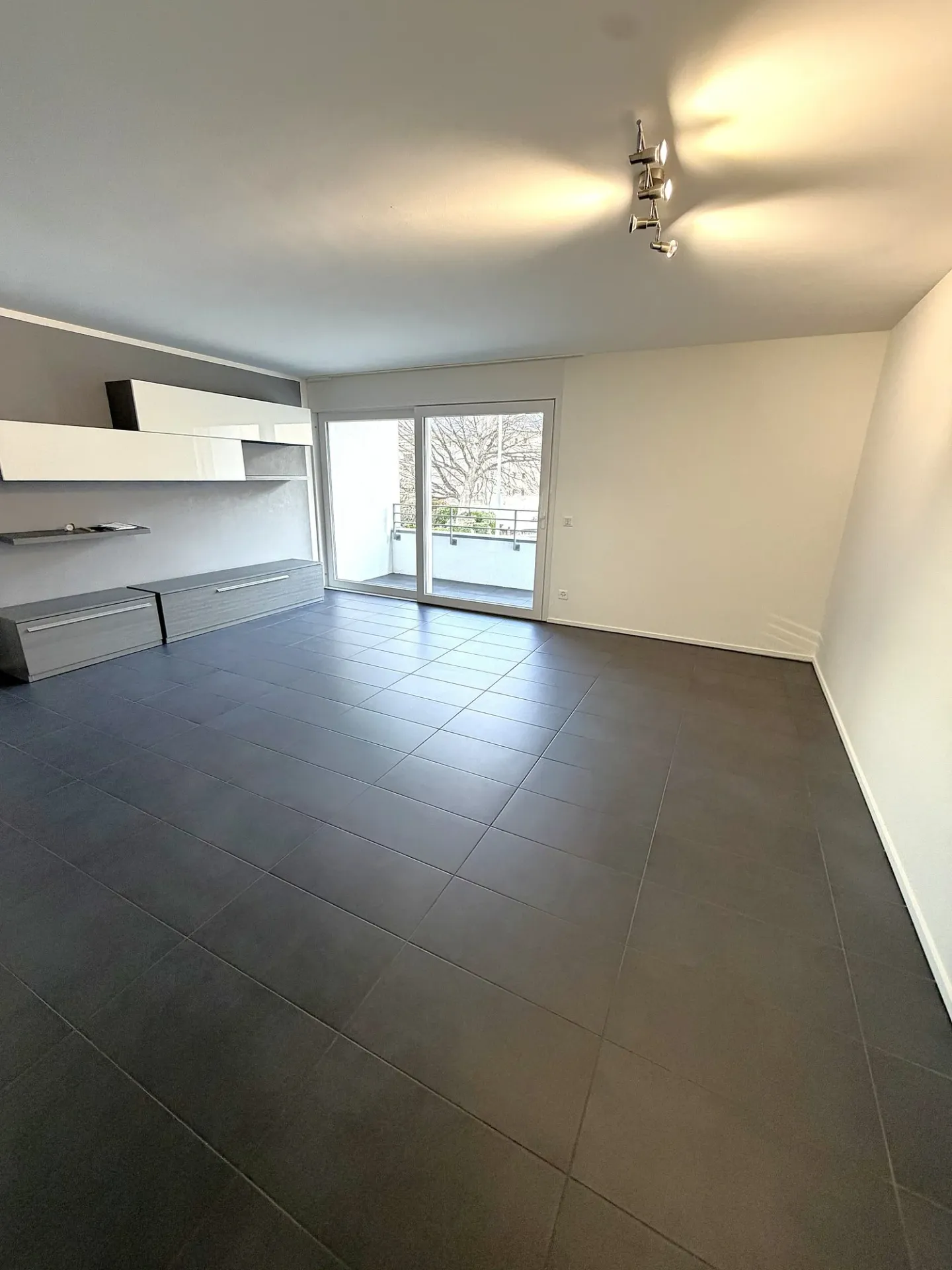 Appartamento di 2.5 locali in zona centrale a Giubiasco - Photo 10 sur 12