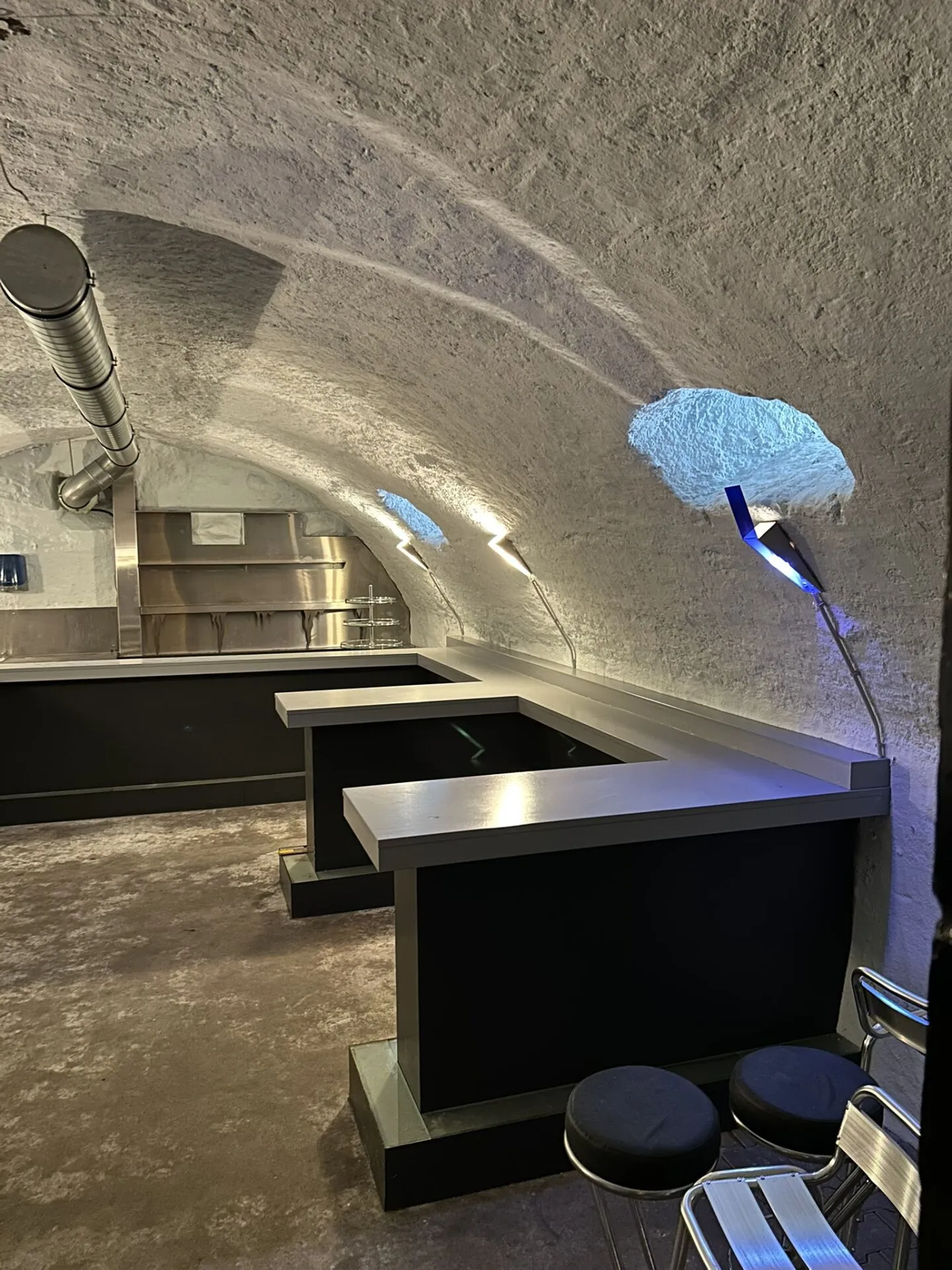 Vaulted cellar in historic ambiance - ideal as commercial space, storage, hobby workshop or stylish bar - Photo 5 of 13