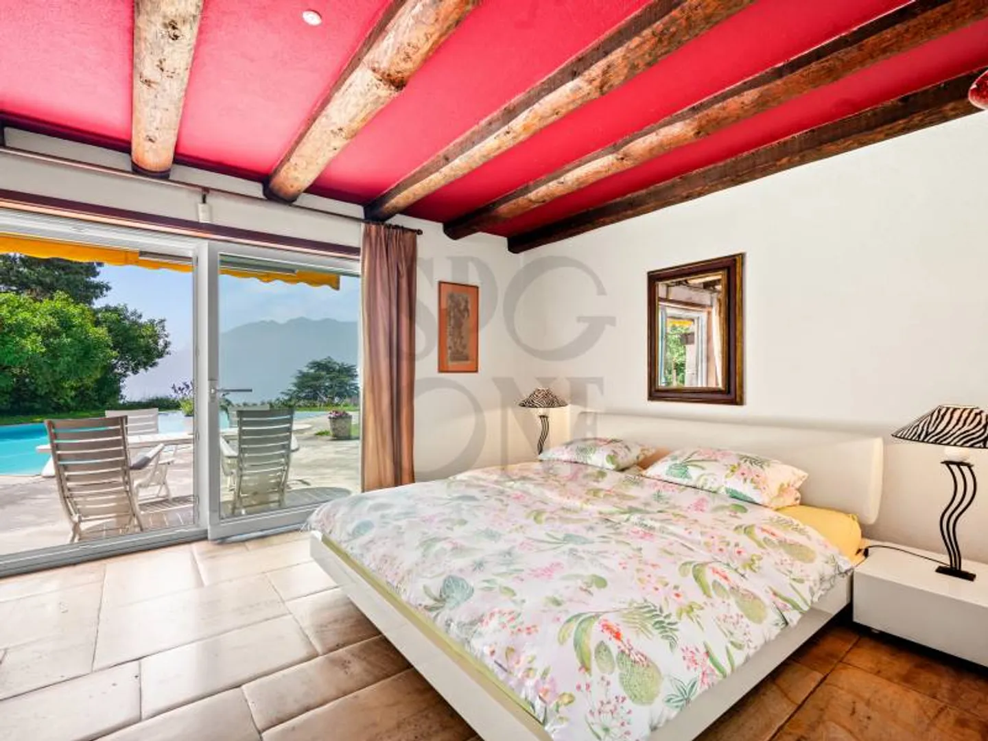 Außergewöhnliches Haus mit atemberaubendem Blick und Schwimmbad - Foto 8 von 12