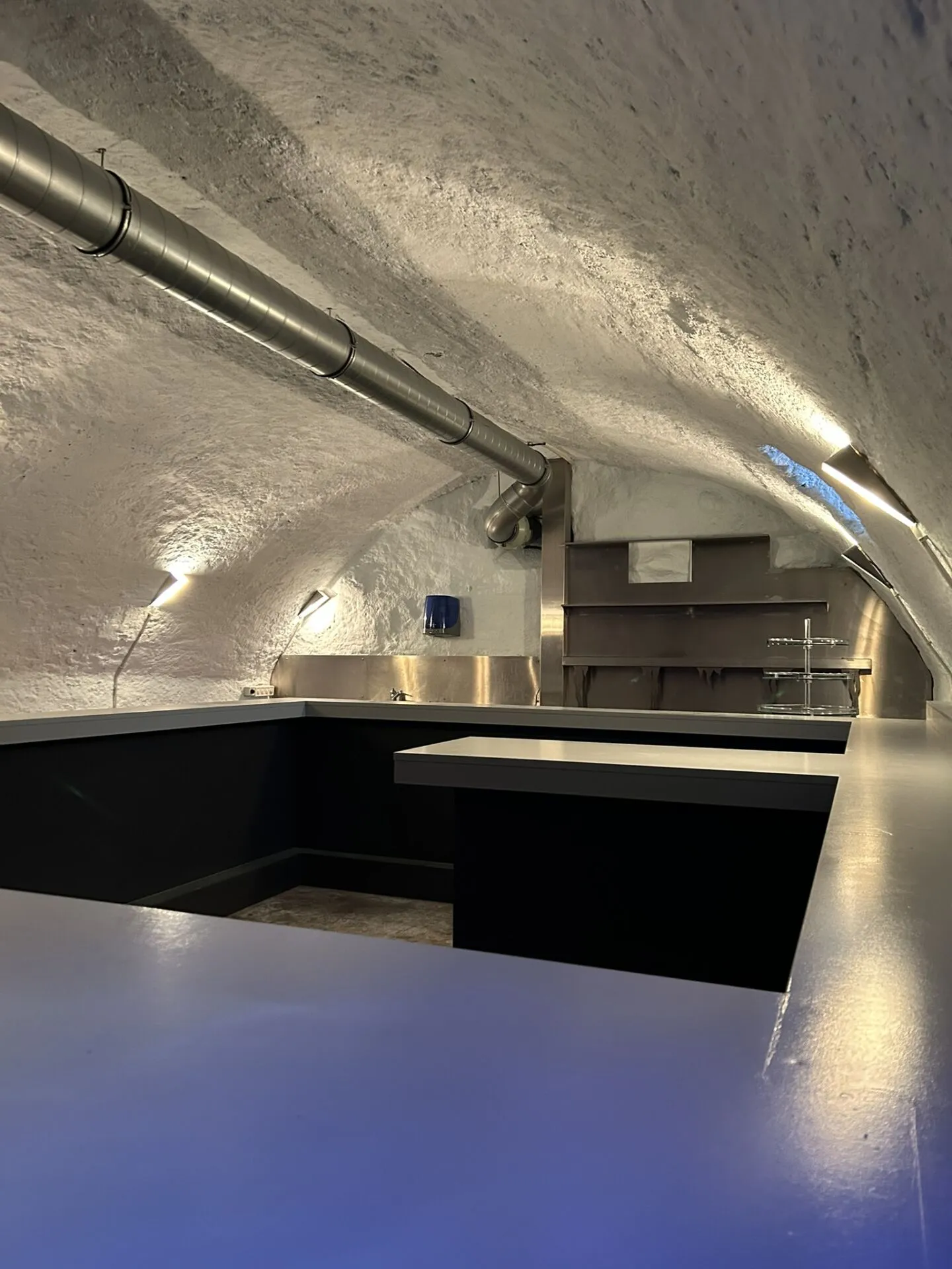 Vaulted cellar in historic ambiance - ideal as commercial space, storage, hobby workshop or stylish bar - Photo 7 of 13