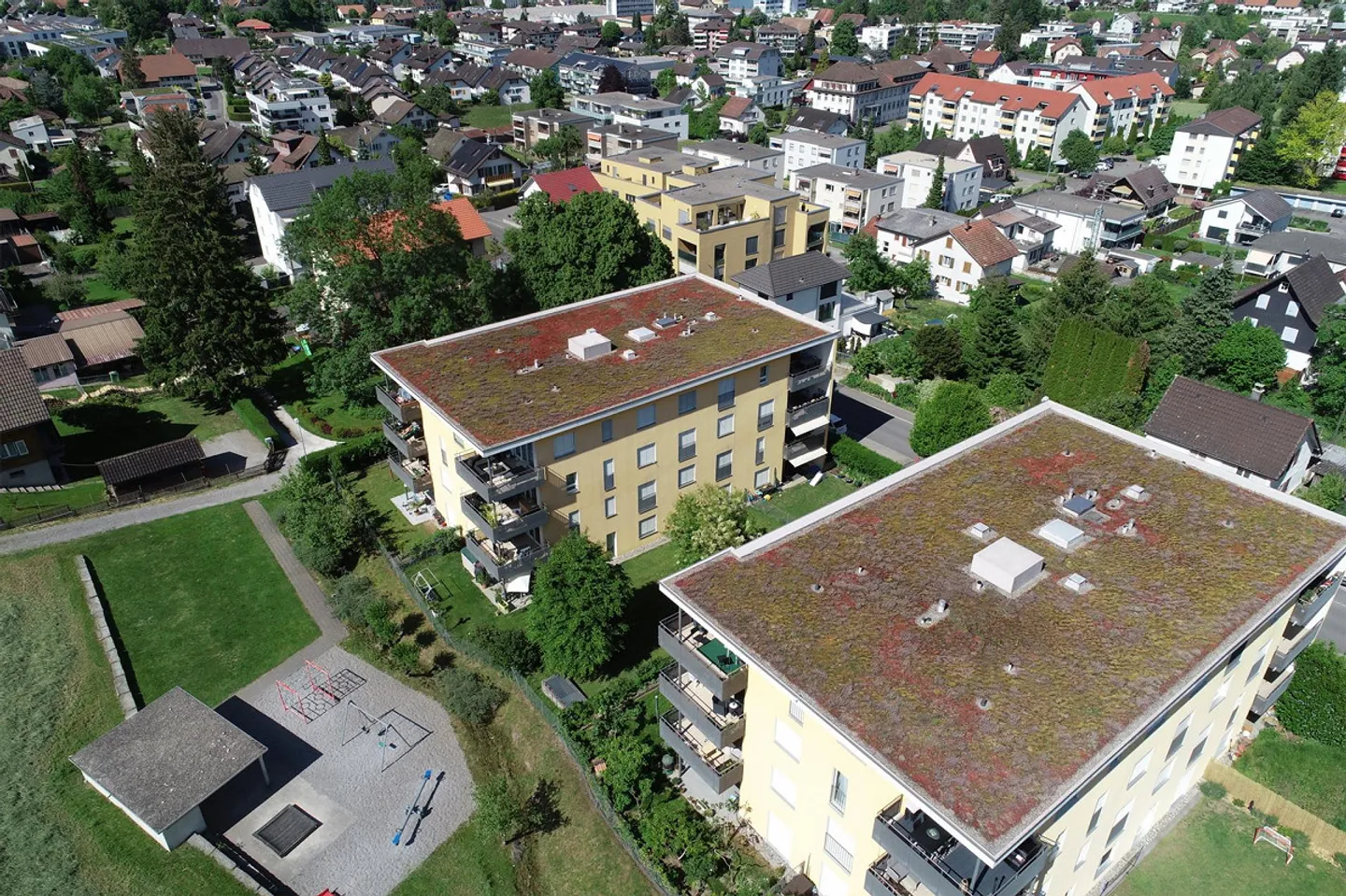 Appartement de 3,5 pièces dans un emplacement calme et ensoleillé - Photo 1 sur 8