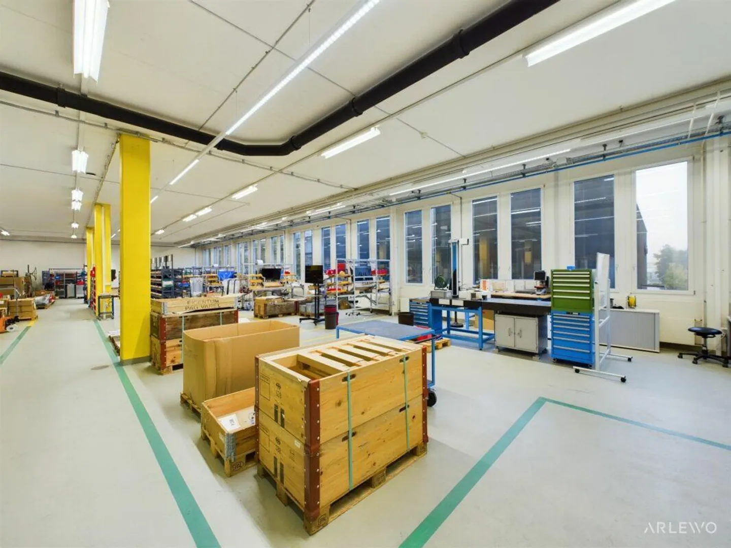 Espace commercial ouvert avec de nombreuses possibilités d'utilisation - Photo 8 sur 12