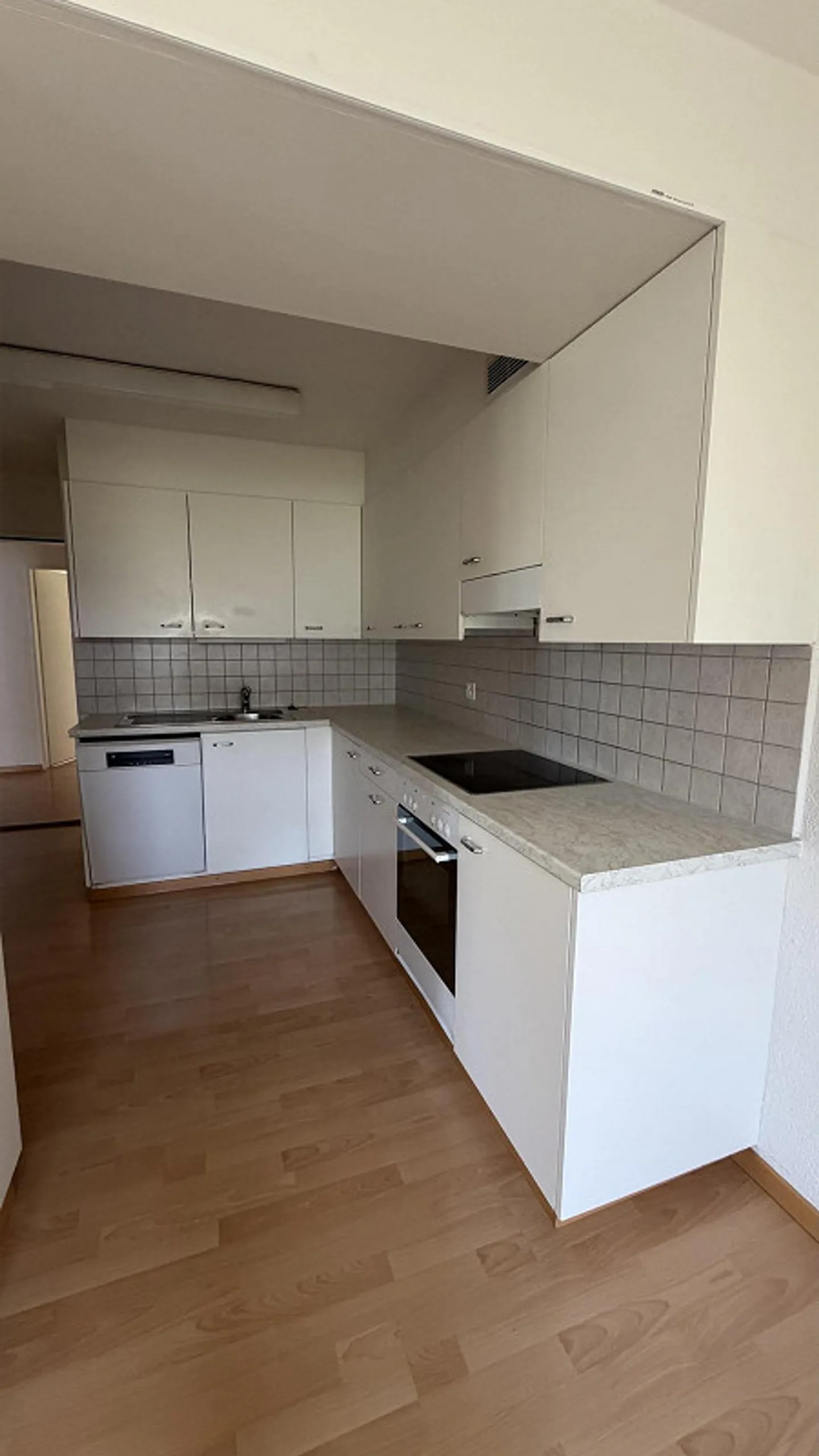 Limité jusqu'au 30.09.2027 / Appartement de 5.5 pièces à Tann - Photo 3 sur 10