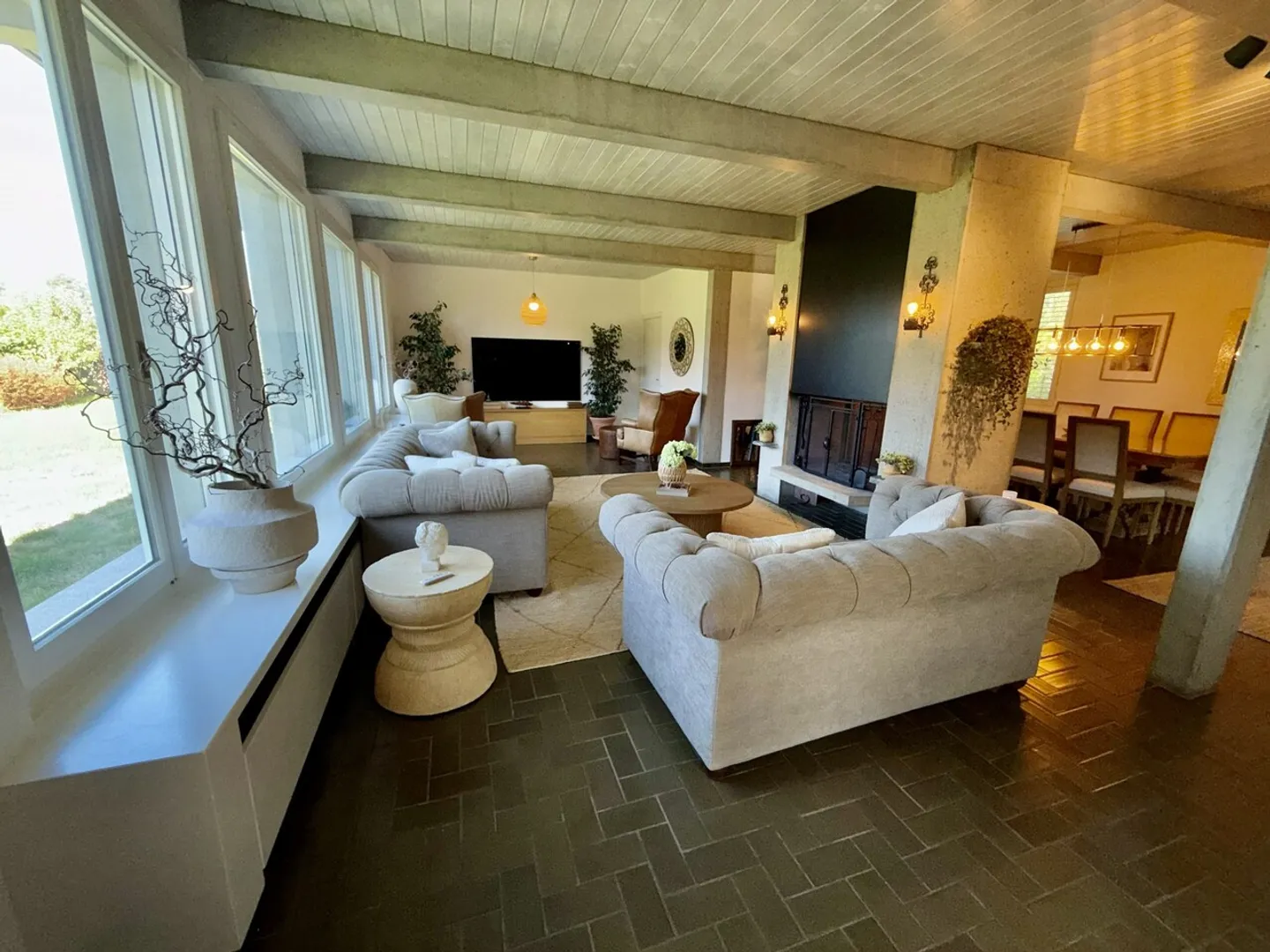 Charming 60s Villa with Garden - Photo 5 of 17