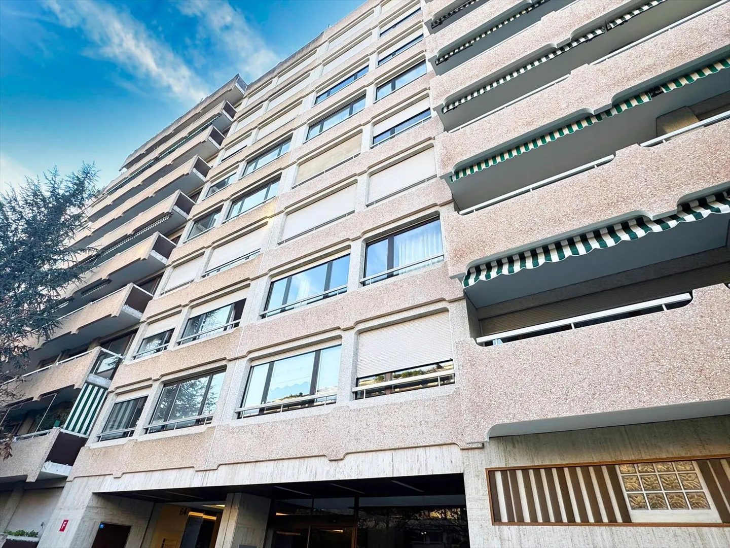 Bel appartement rénové de 7 pièces au coeur de Florissant - Foto 1 di 12