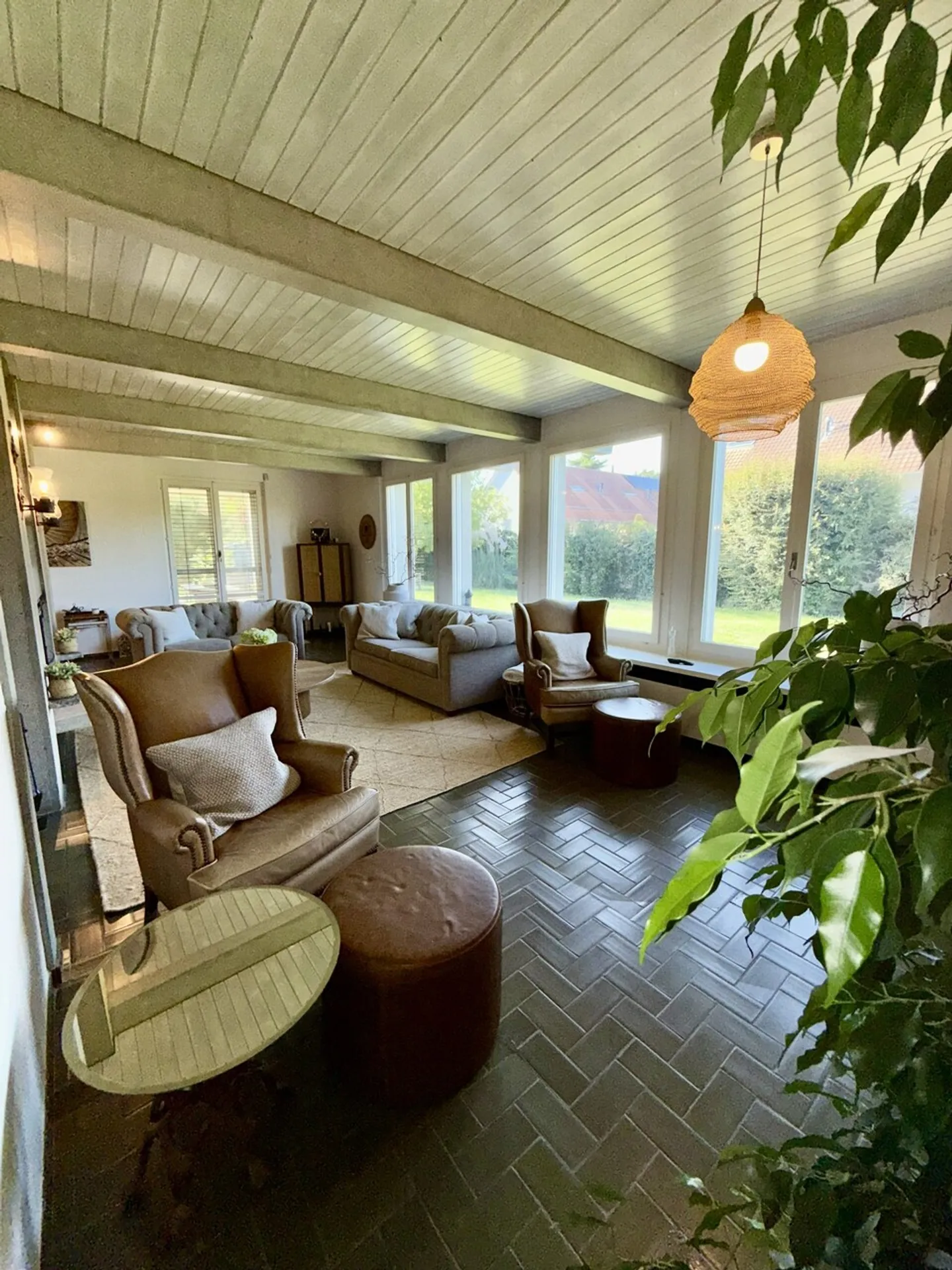 Charming 60s Villa with Garden - Photo 6 of 17