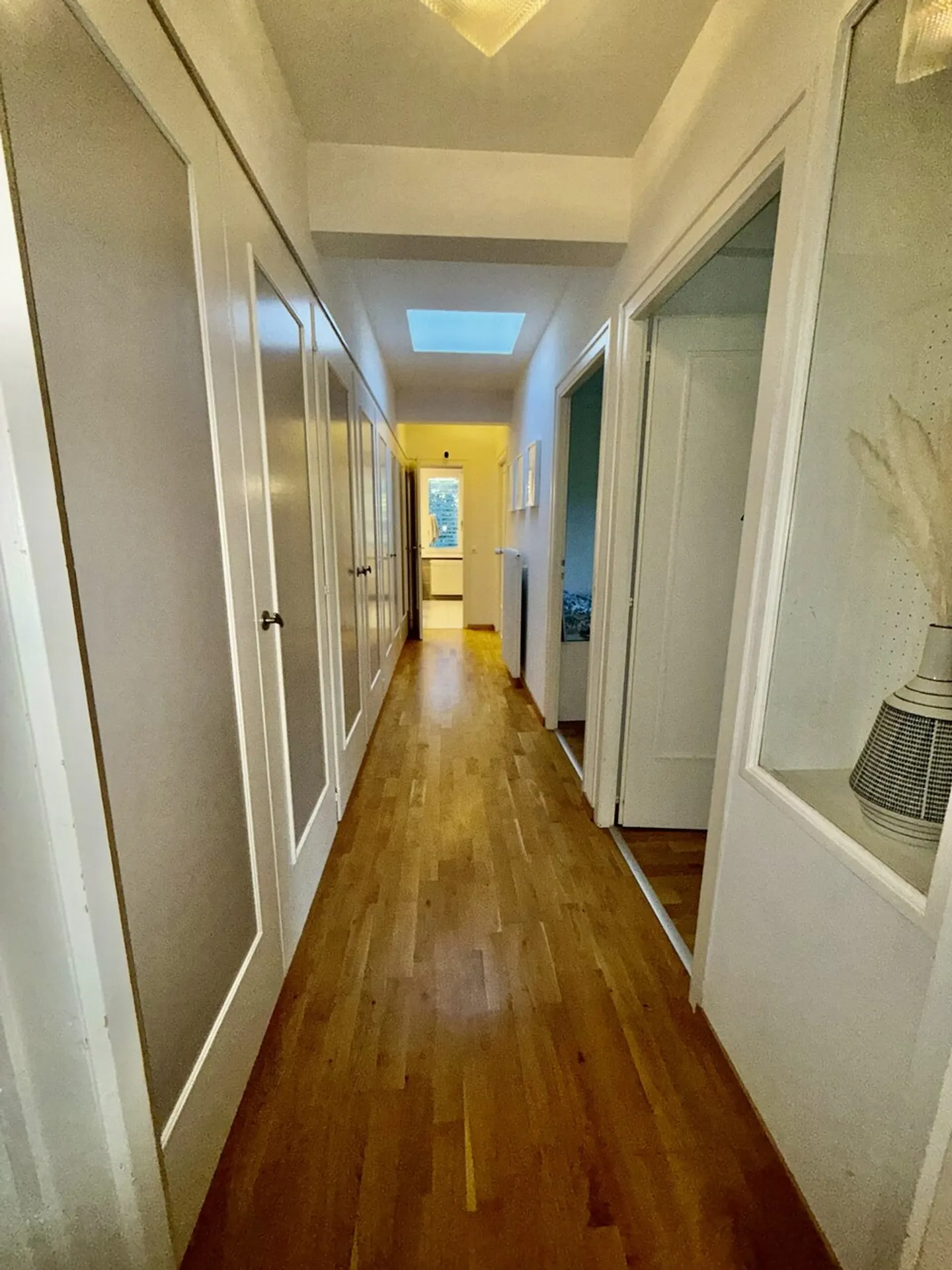 Charming 60s Villa with Garden - Photo 12 of 17