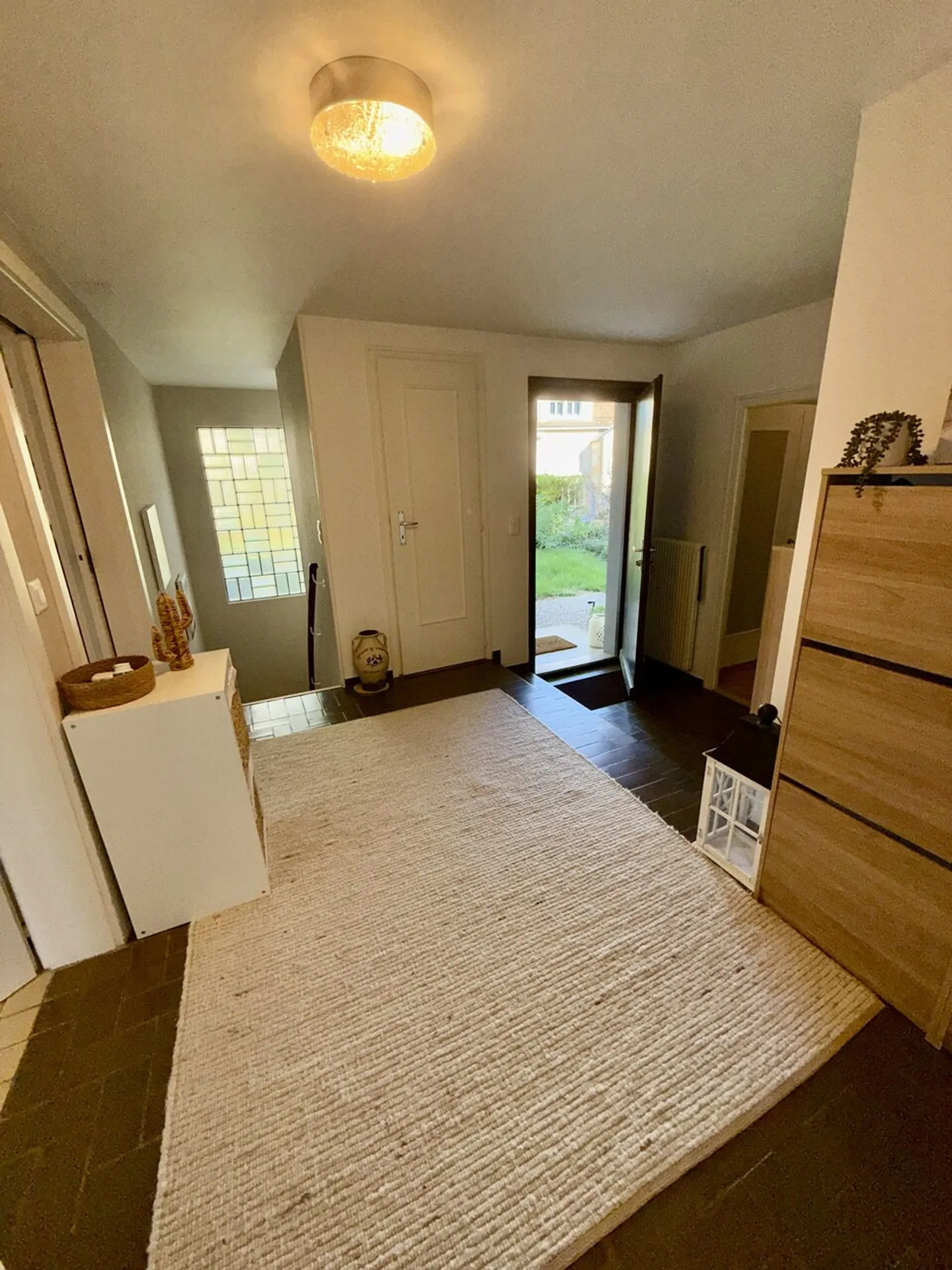 Charming 60s Villa with Garden - Photo 14 of 17