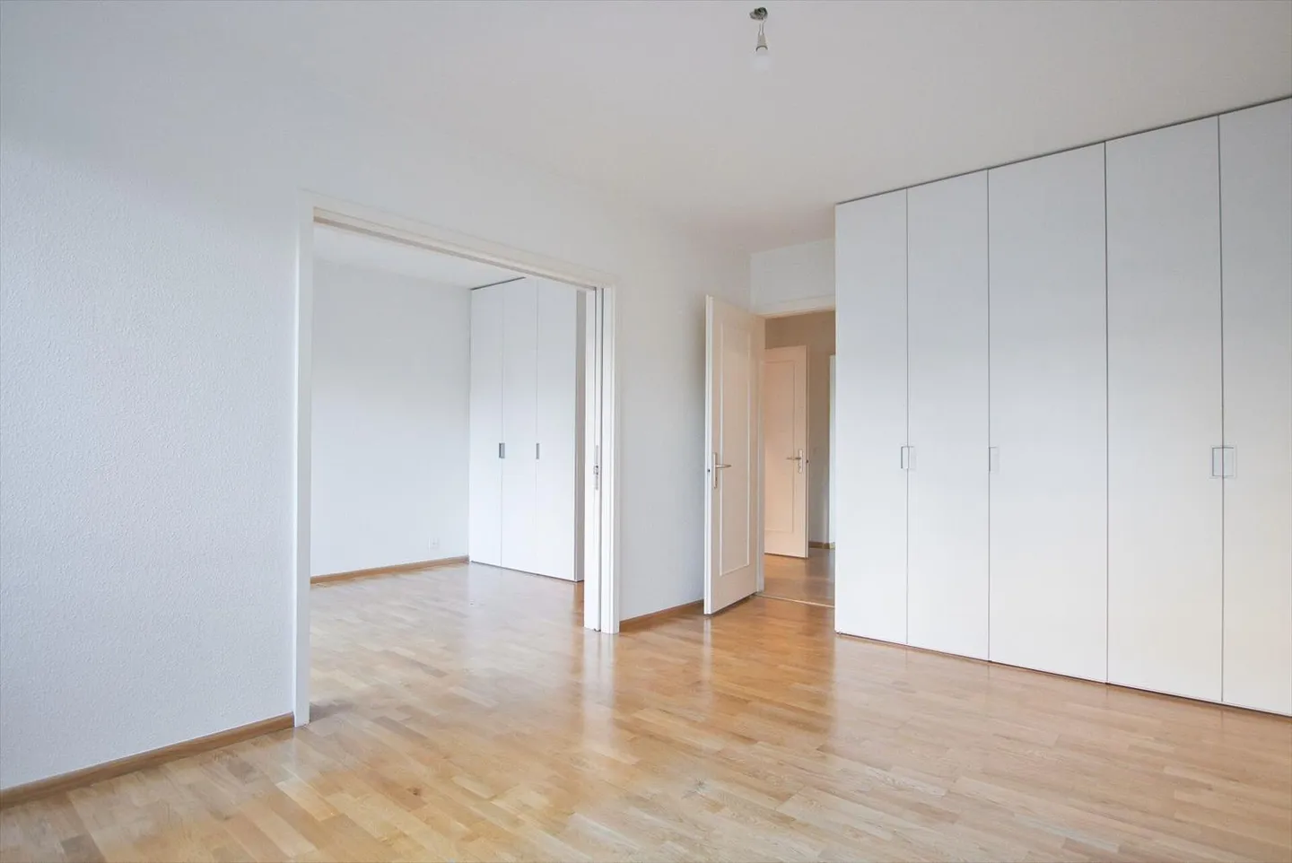 Bel appartement rénové de 7 pièces au coeur de Florissant - Foto 6 di 12