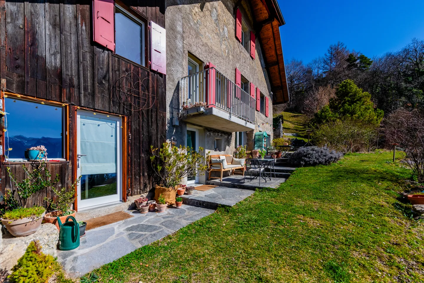 Charming Renovated Farmhouse - Photo 2 of 12