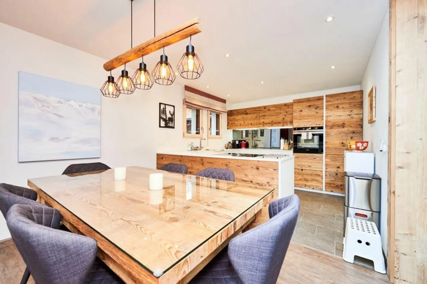 Luxury Apartment in the Heart of the City - Photo 2 of 22