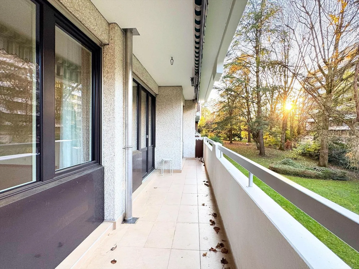 Bel appartement rénové de 7 pièces au coeur de Florissant - Foto 10 di 12