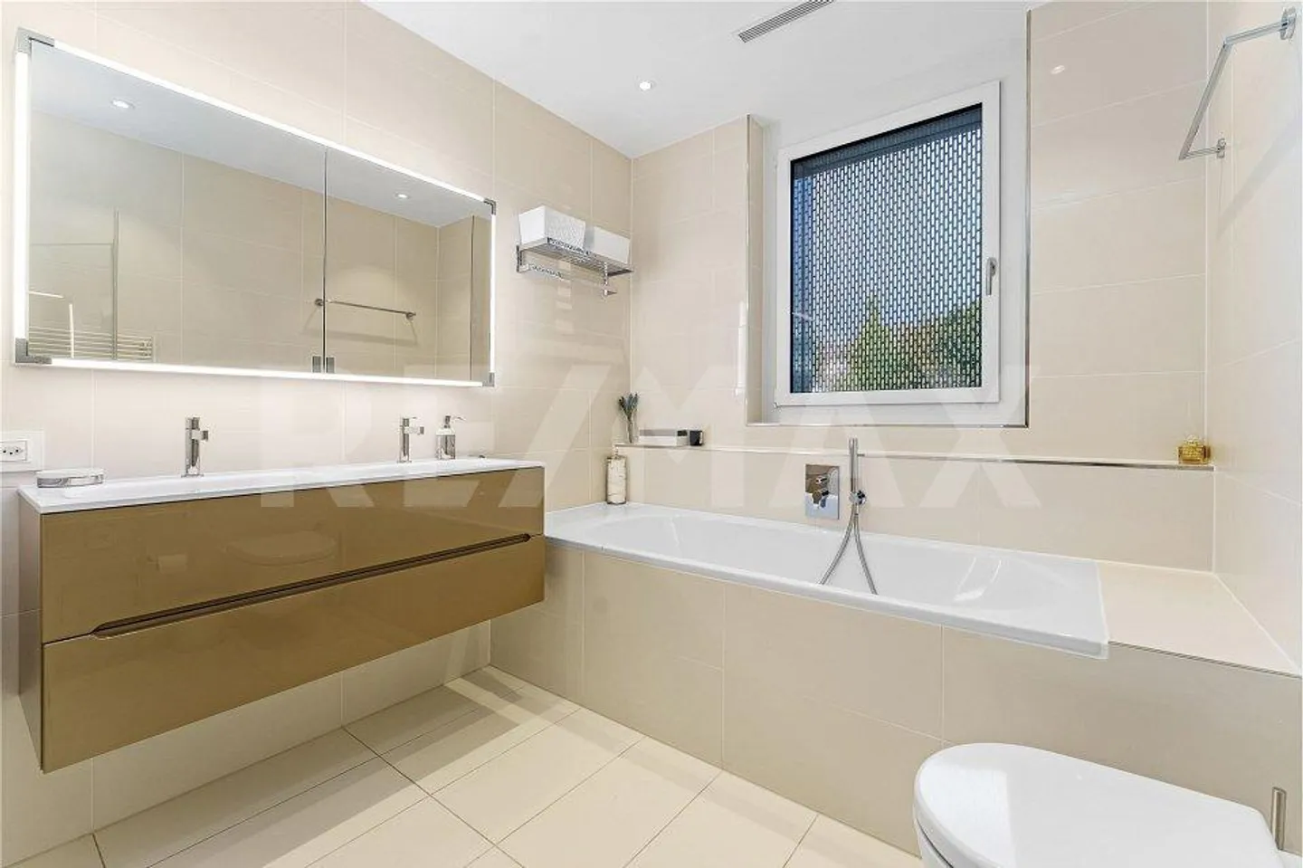 Excellence on the shores of Lake Geneva - An exceptional residential setting - Photo 9 of 13