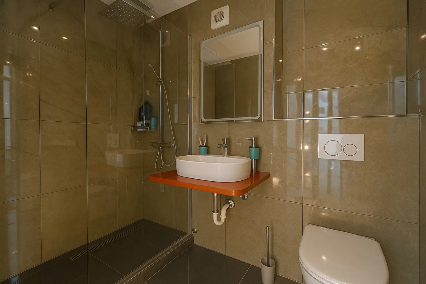 Appartamento Duplex Giardino Attraente - Foto 5 di 9