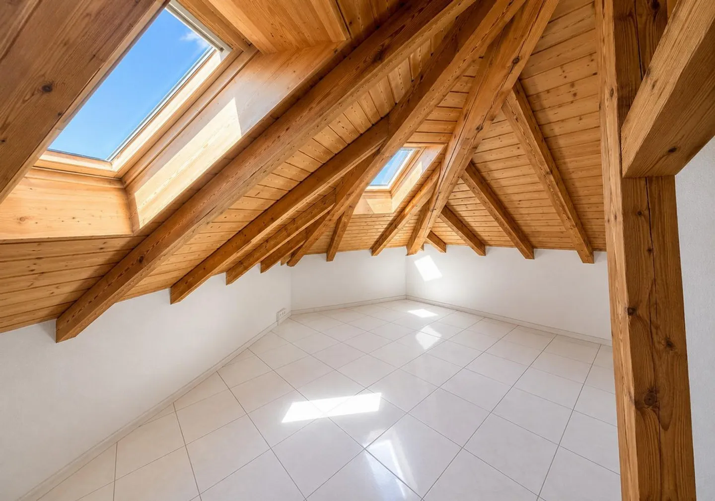 Neu renoviert mit grosser Zinnenterrasse und herrlicher Aussicht - Photo 1 sur 12
