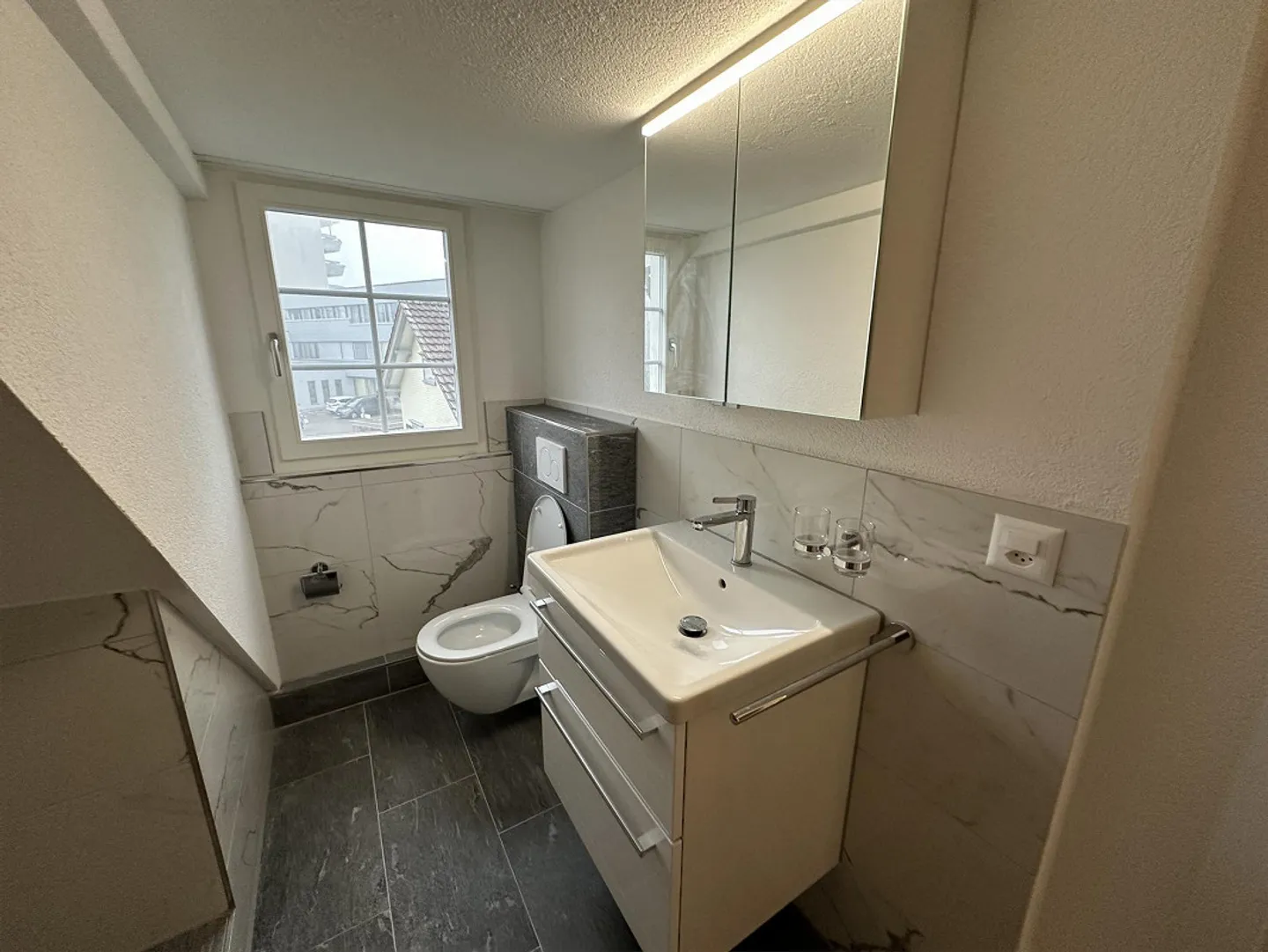 Modernes Apartment in ruhiger Lage - Foto 6 von 6