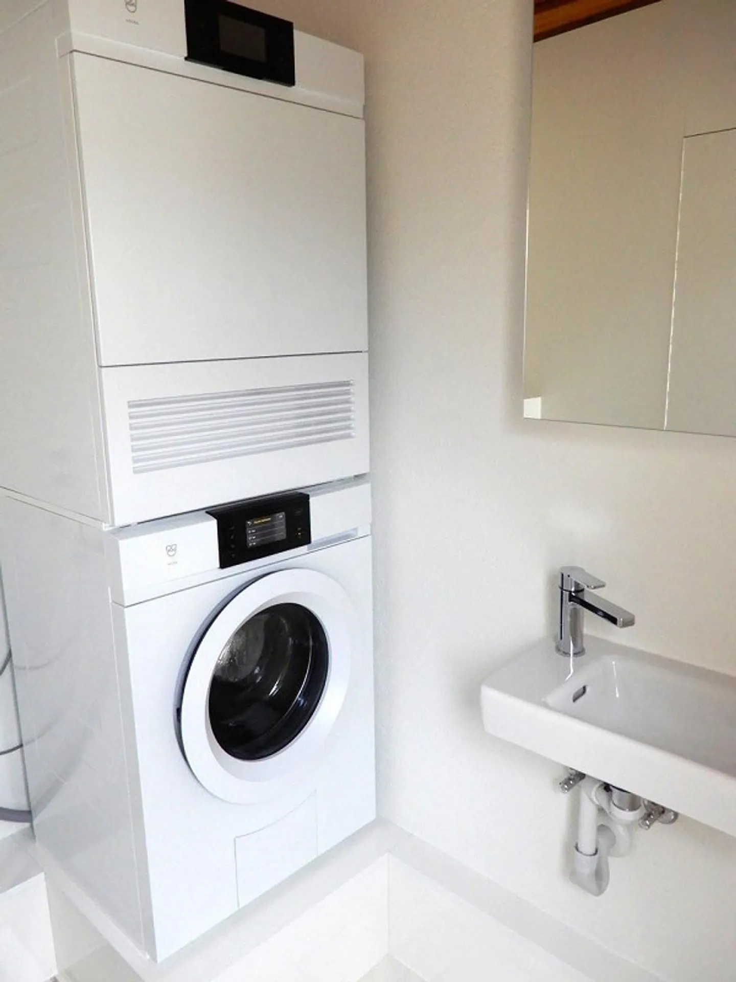 Neu renoviert mit grosser Zinnenterrasse und herrlicher Aussicht - Photo 4 sur 12