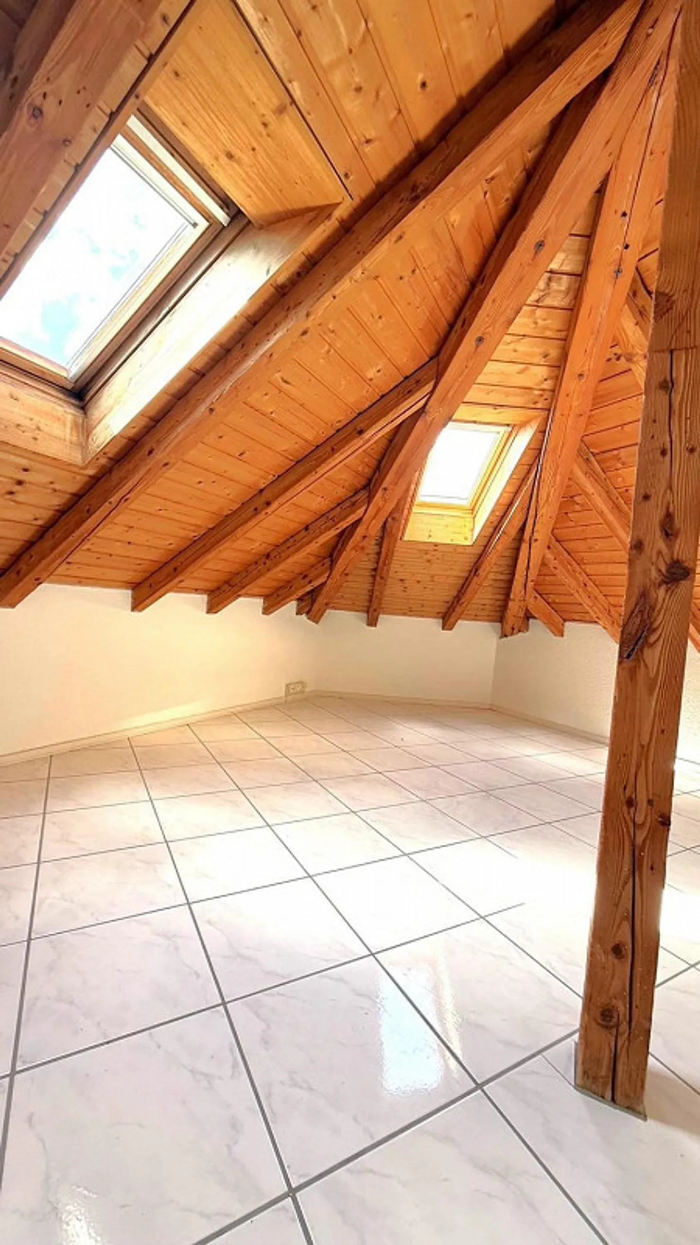 Neu renoviert mit grosser Zinnenterrasse und herrlicher Aussicht - Photo 12 sur 12