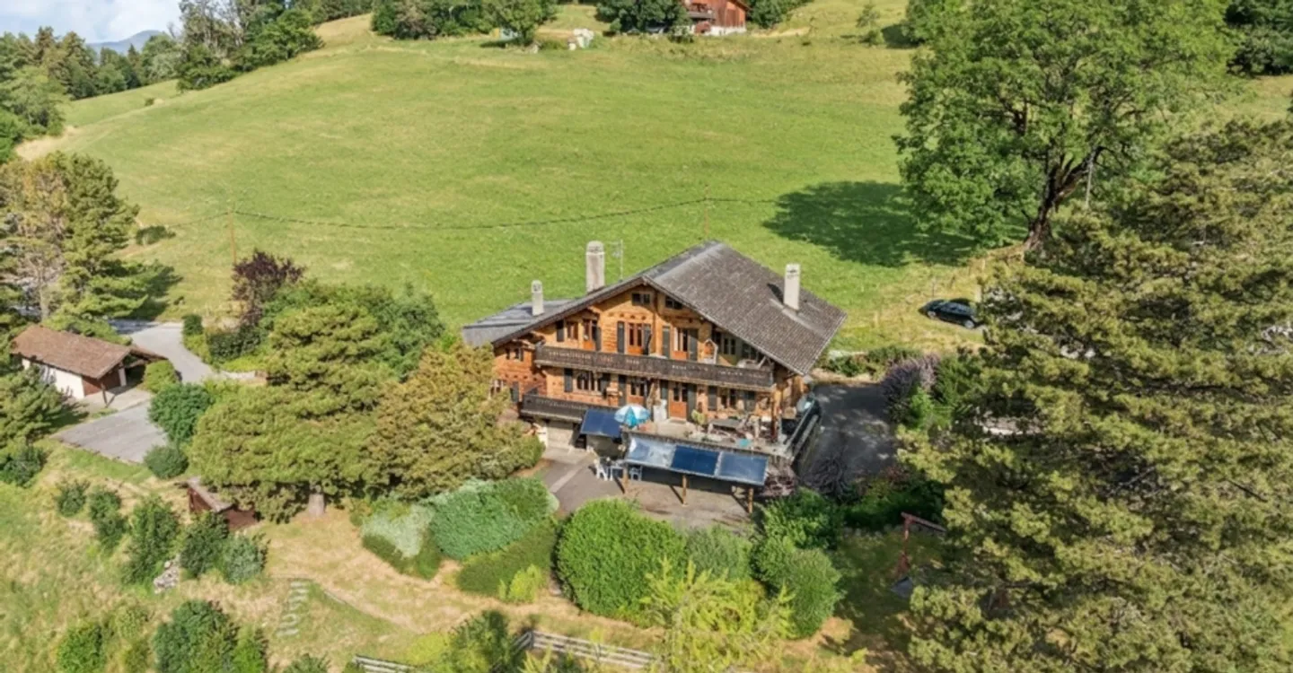 Chalet spacieux avec vue imprenable - Photo 1 sur 11
