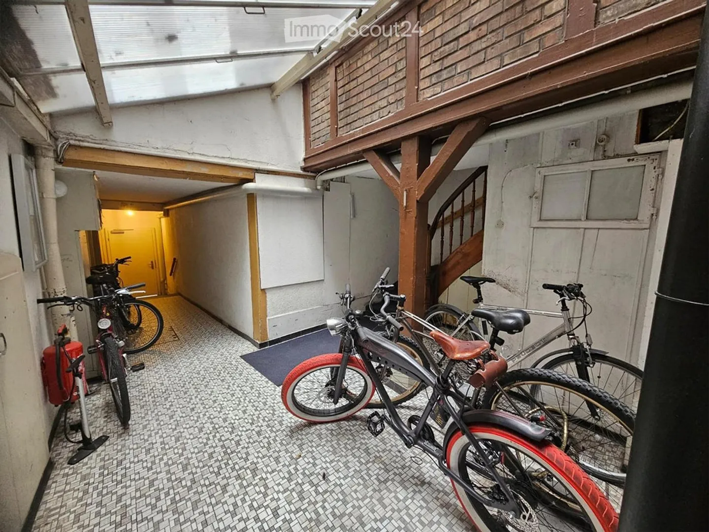 Casa plurifamiliare a Sciaffusa 4.75 BR (10 appartamenti, 1 attività) - Foto 9 di 17
