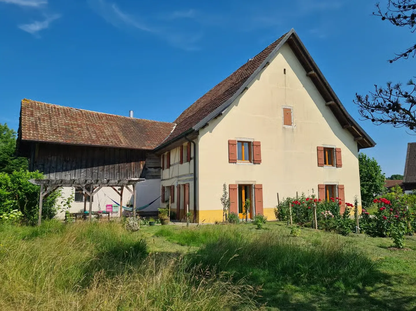 Spacious house with garden, stable, barn - Photo 1 of 13