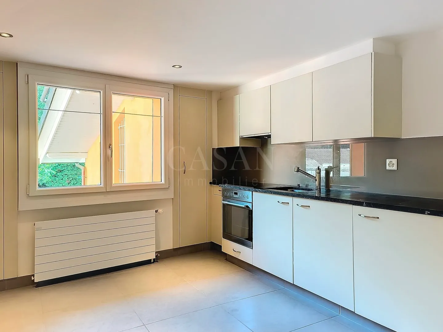 Studio in the center of Bex - Photo 1 of 3